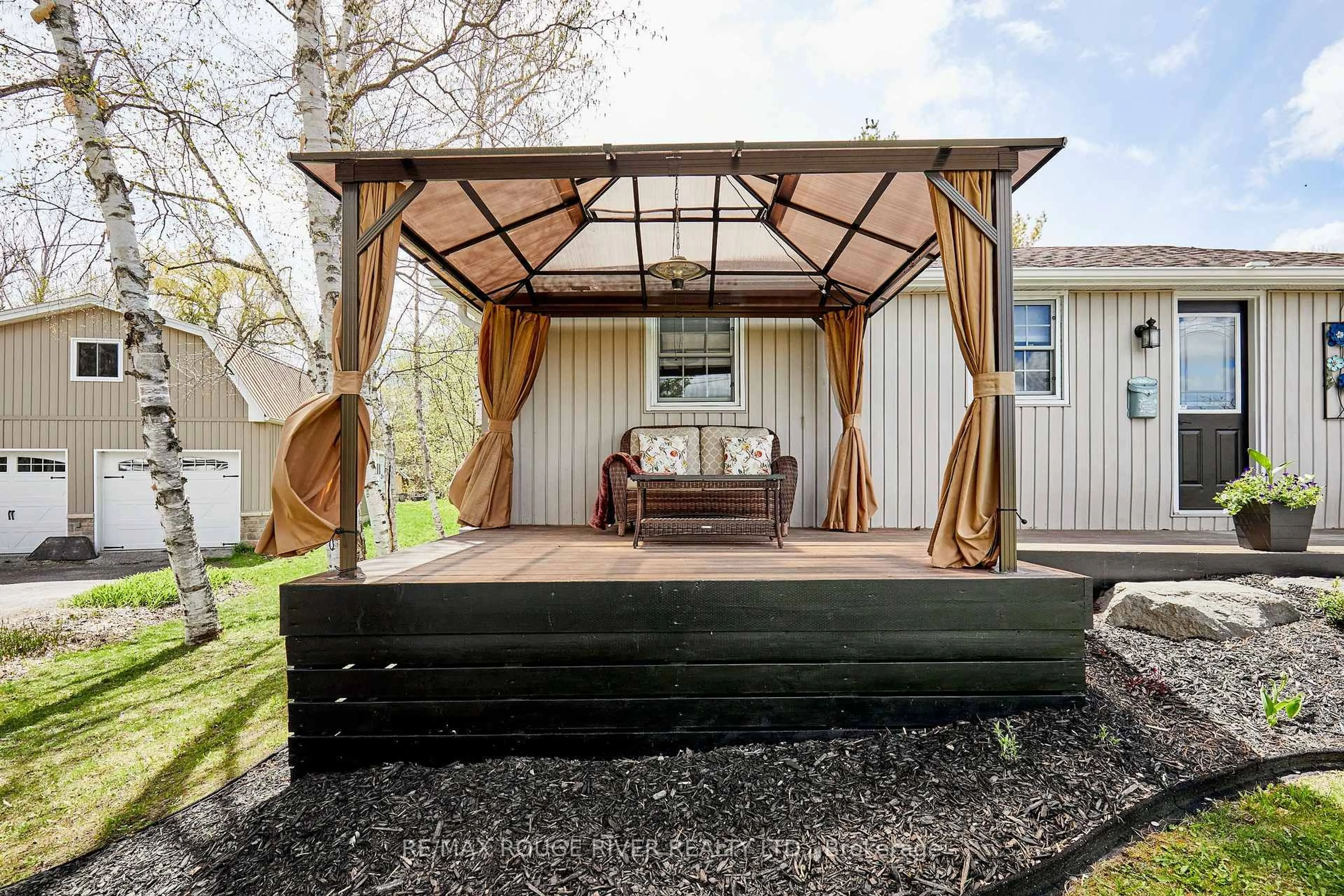 Patio, street for 80 Davidge Dr, Scugog Ontario L9L 1B6