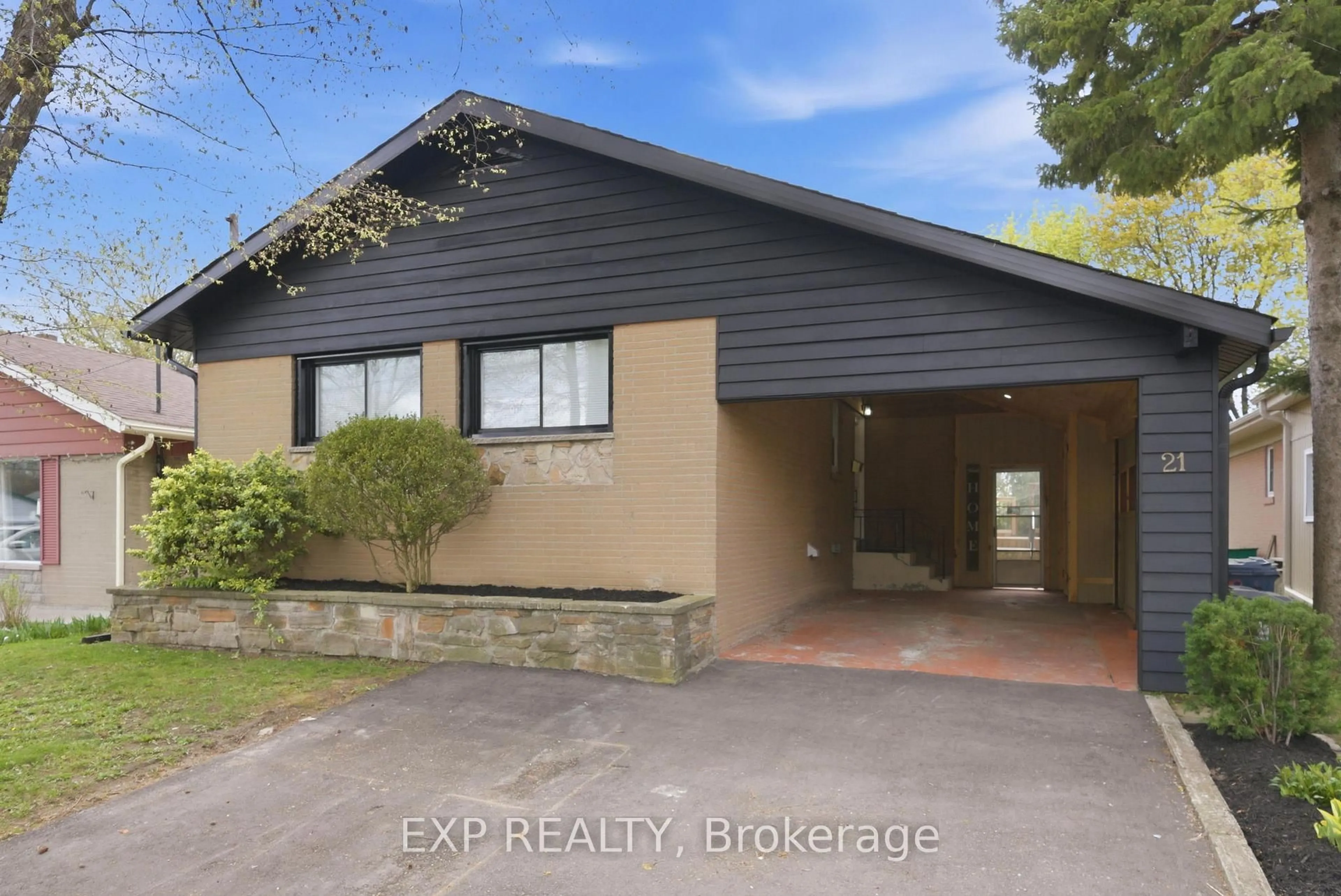 A pic from outside/outdoor area/front of a property/back of a property/a pic from drone, street for 21 Canzone Dr, Toronto Ontario M1K 5A1