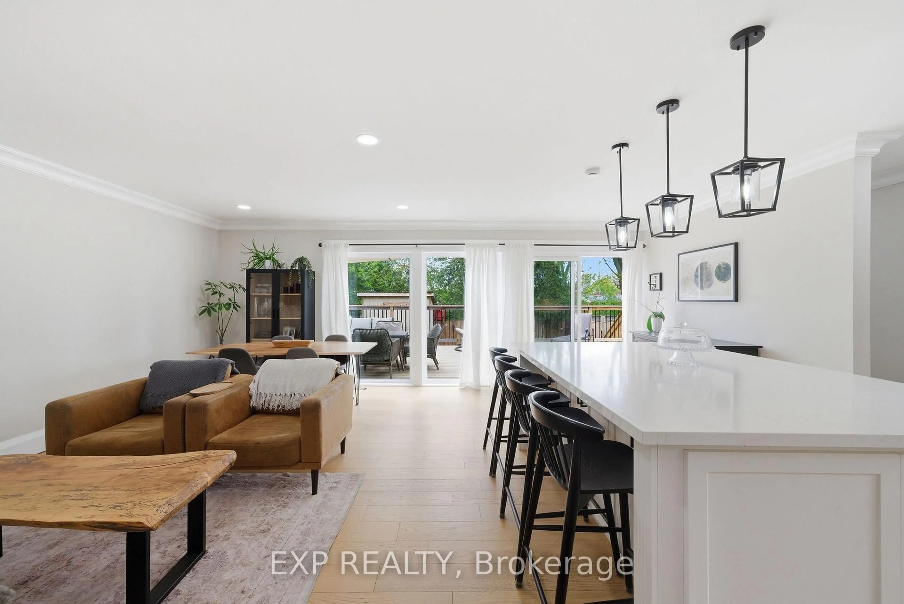 Open concept kitchen, ceramic/tile floor for 21 Canzone Dr, Toronto Ontario M1K 5A1