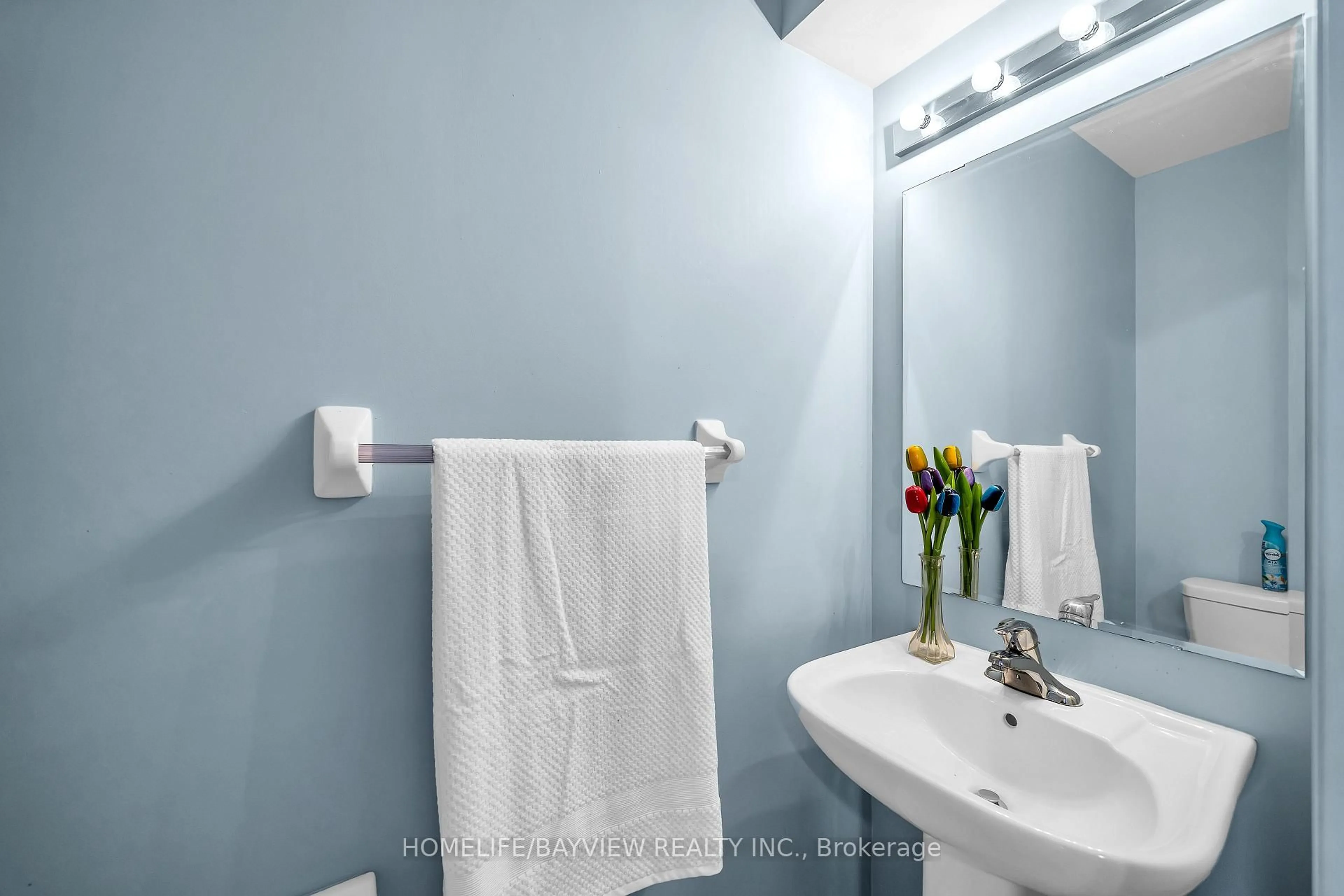 Standard bathroom, ceramic/tile floor for 6 Barnham St, Ajax Ontario L1Z 0M5