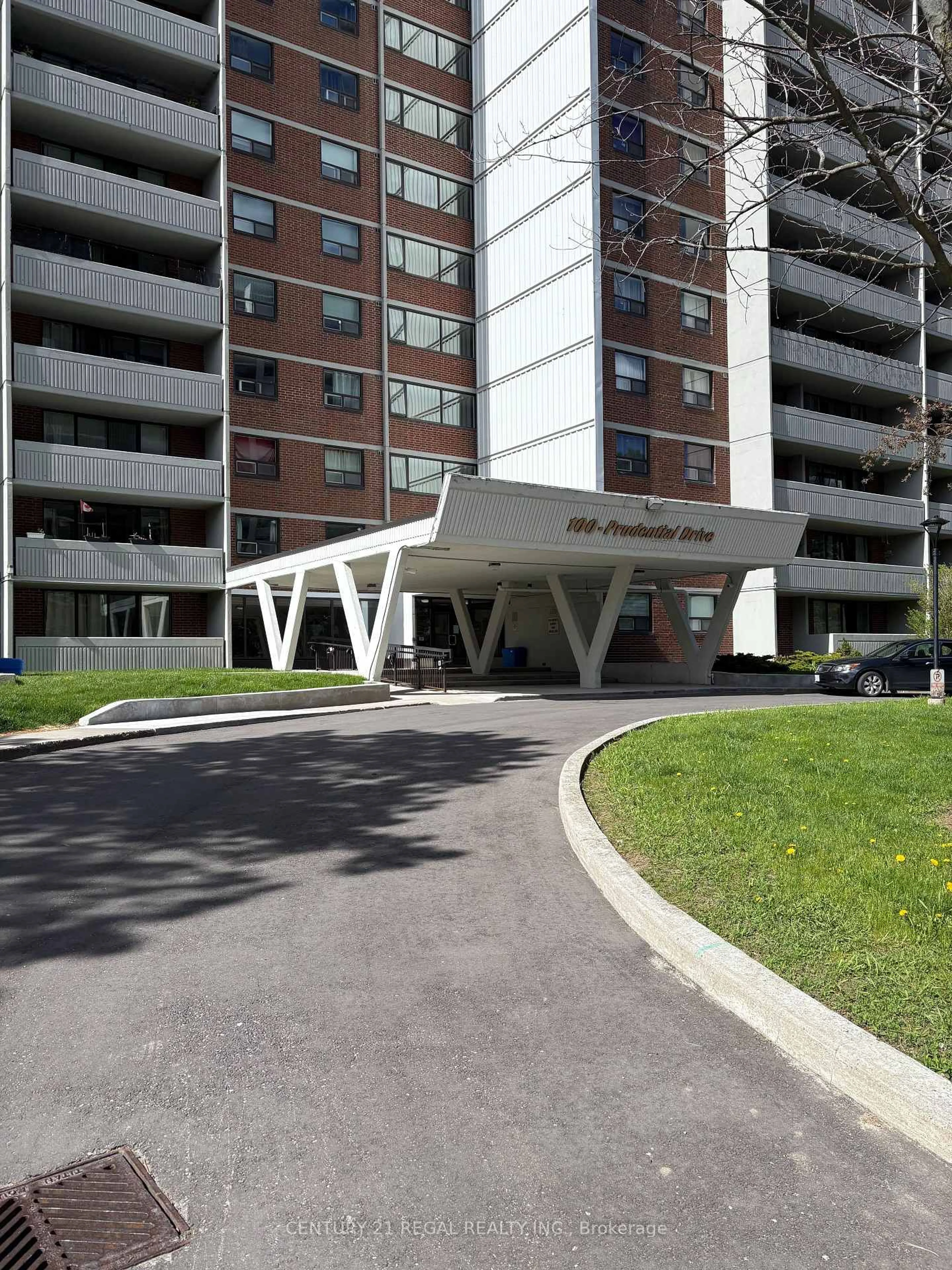 Indoor foyer for 100 Prudential Dr #609, Toronto Ontario M1P 4V4