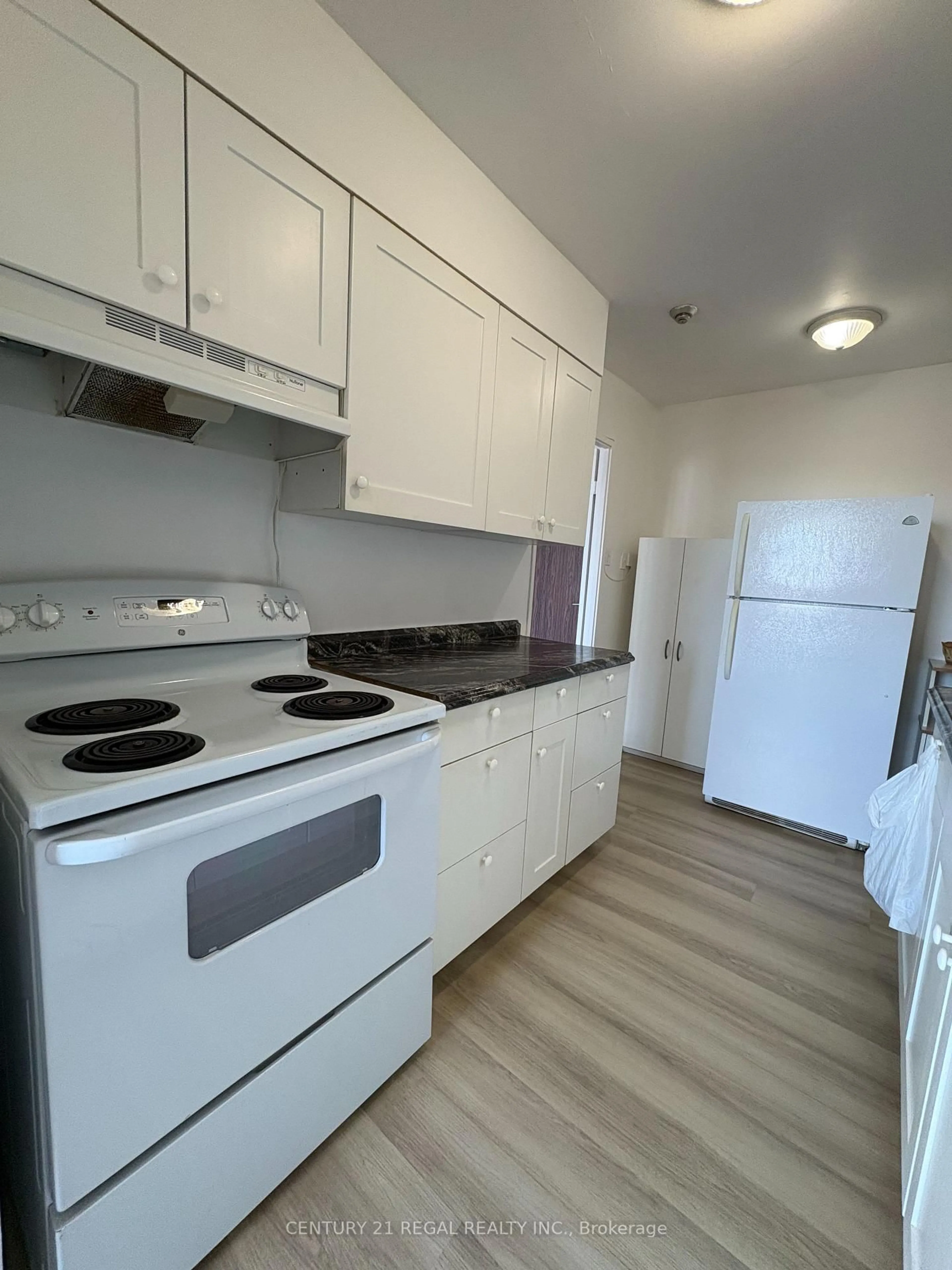 Standard kitchen, unknown for 100 Prudential Dr #609, Toronto Ontario M1P 4V4