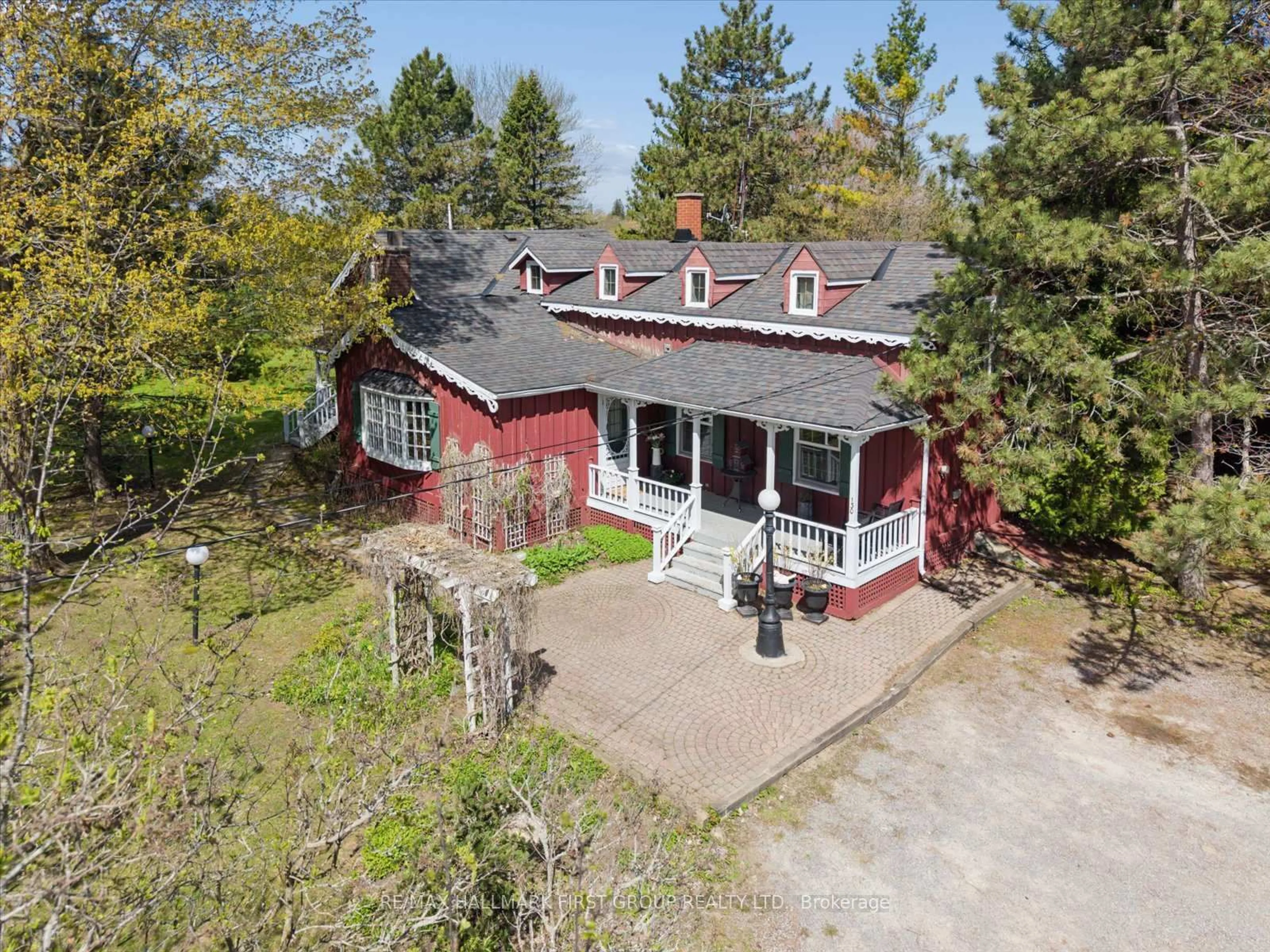 A pic from outside/outdoor area/front of a property/back of a property/a pic from drone, street for 130 Myrtle Rd, Whitby Ontario L0B 1A0