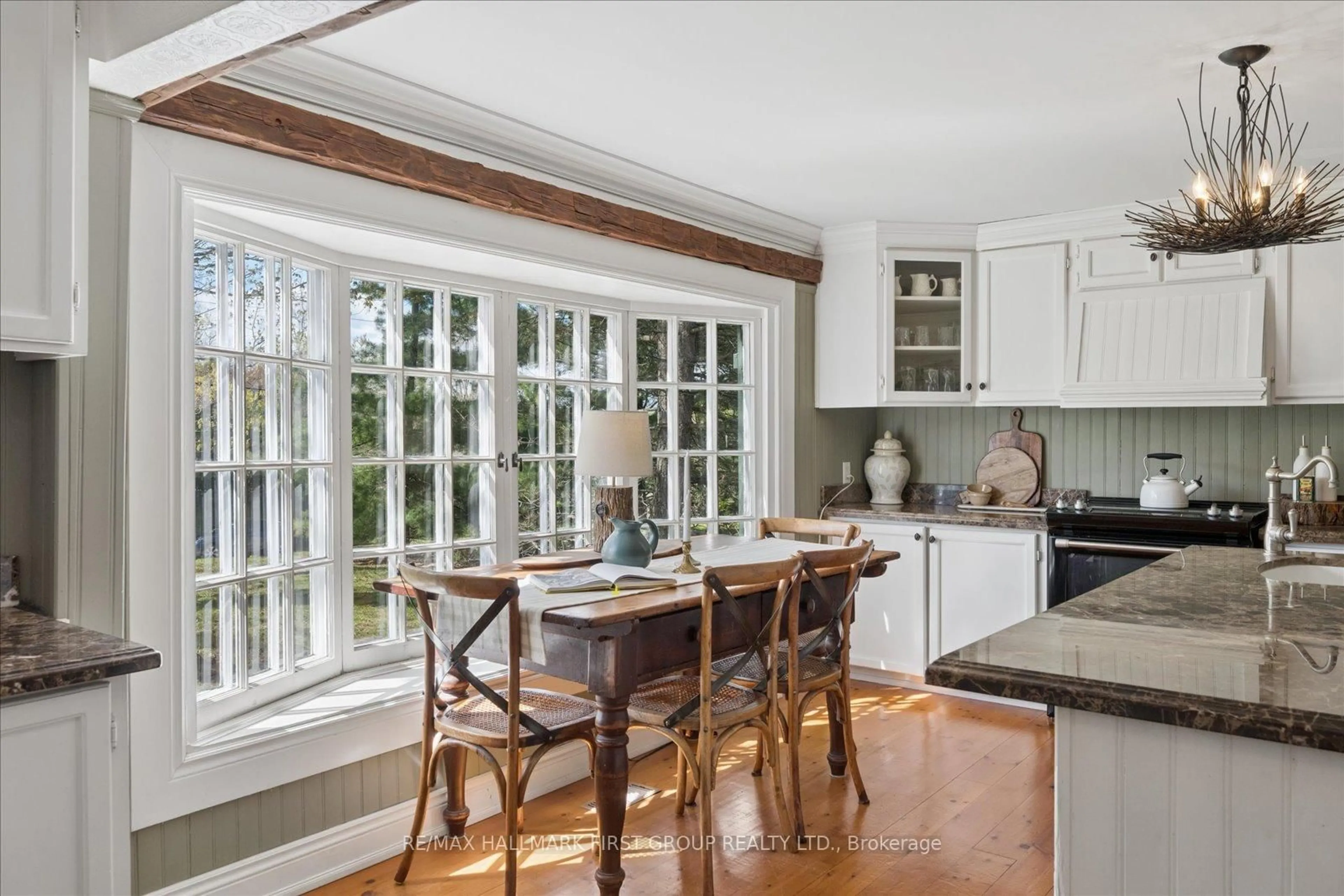 Open concept kitchen, ceramic/tile floor for 130 Myrtle Rd, Whitby Ontario L0B 1A0