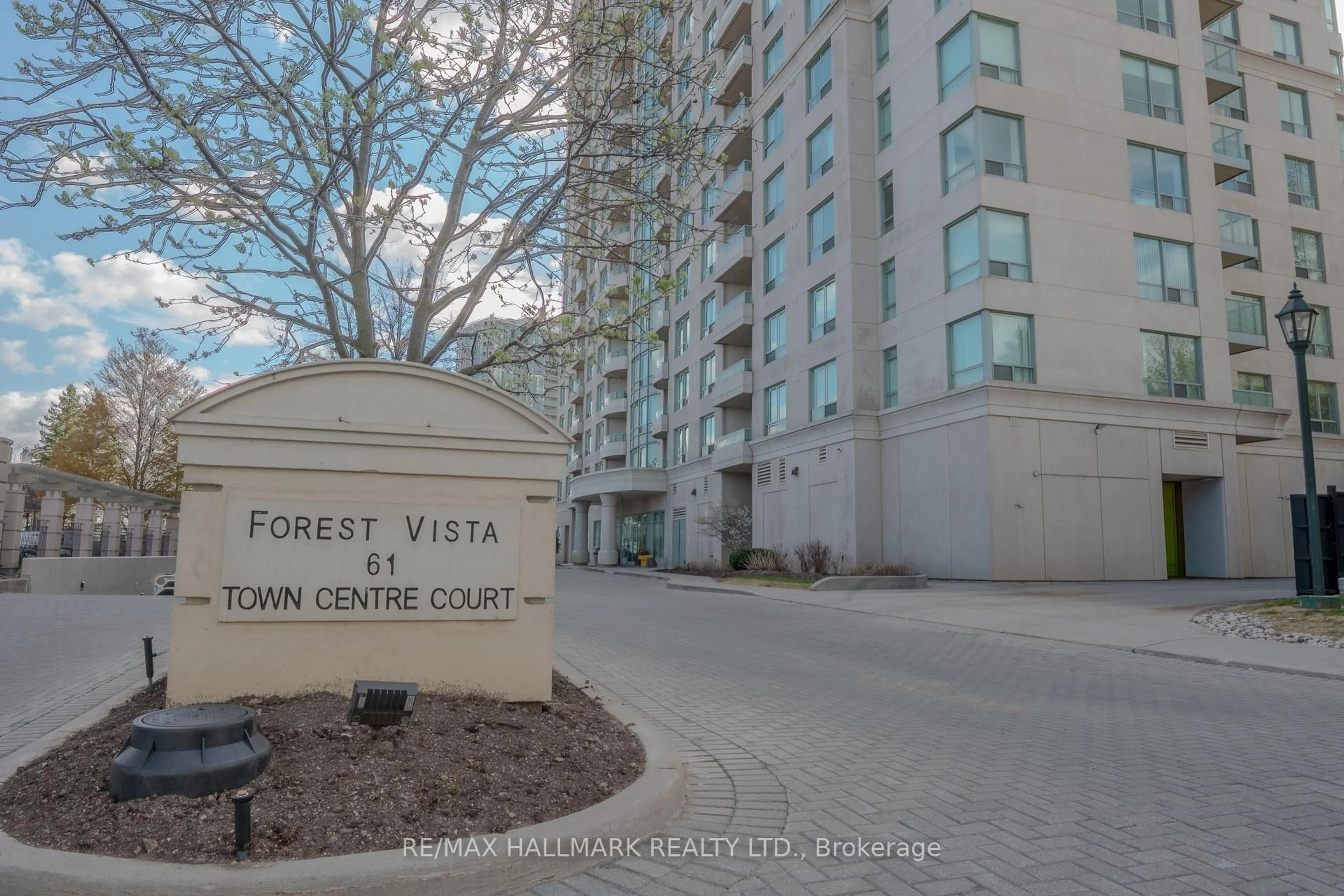 Indoor foyer for 61 Town Centre Crt #1305, Toronto Ontario M1P 5C5