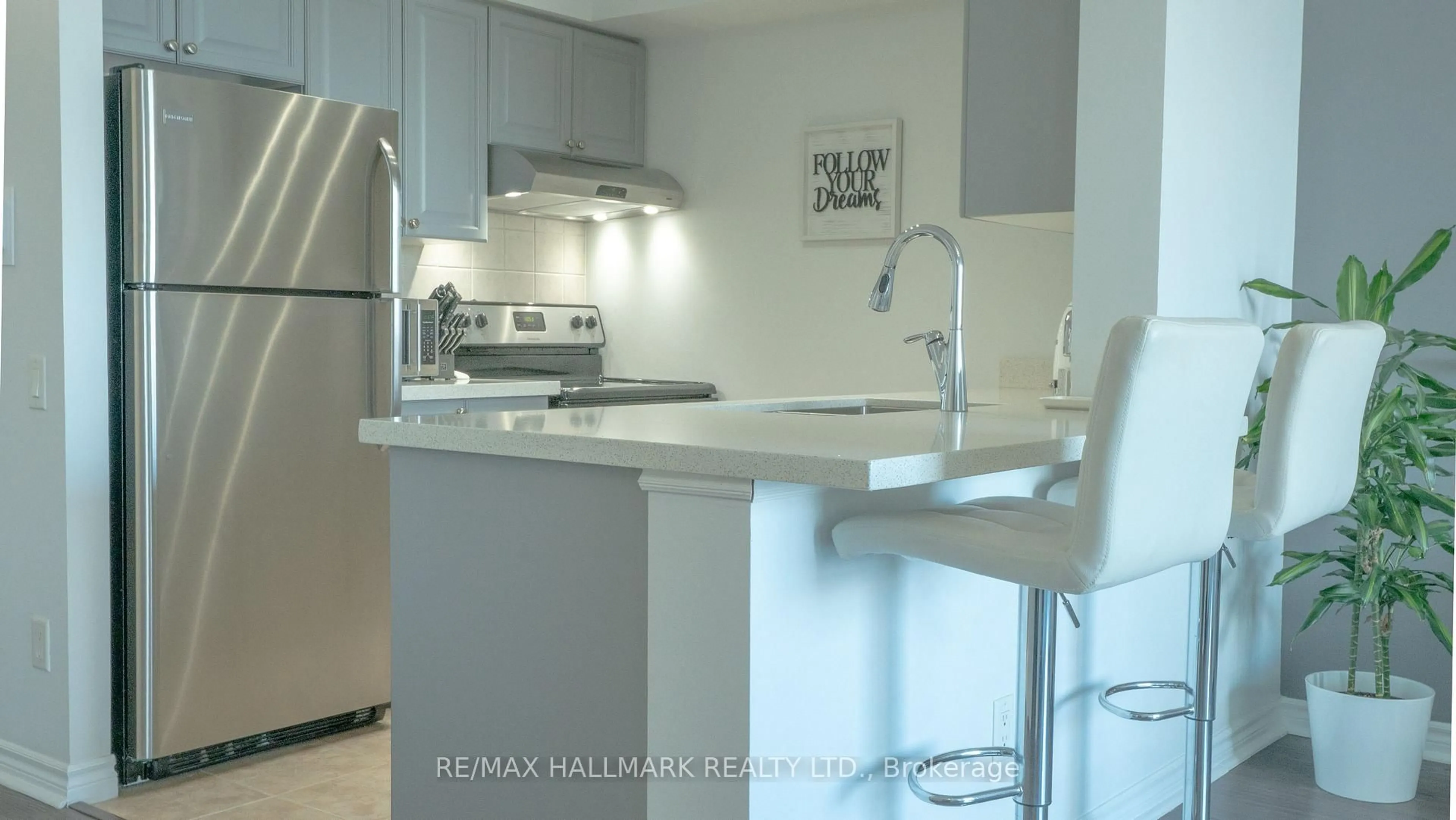 Standard kitchen, unknown for 61 Town Centre Crt #1305, Toronto Ontario M1P 5C5