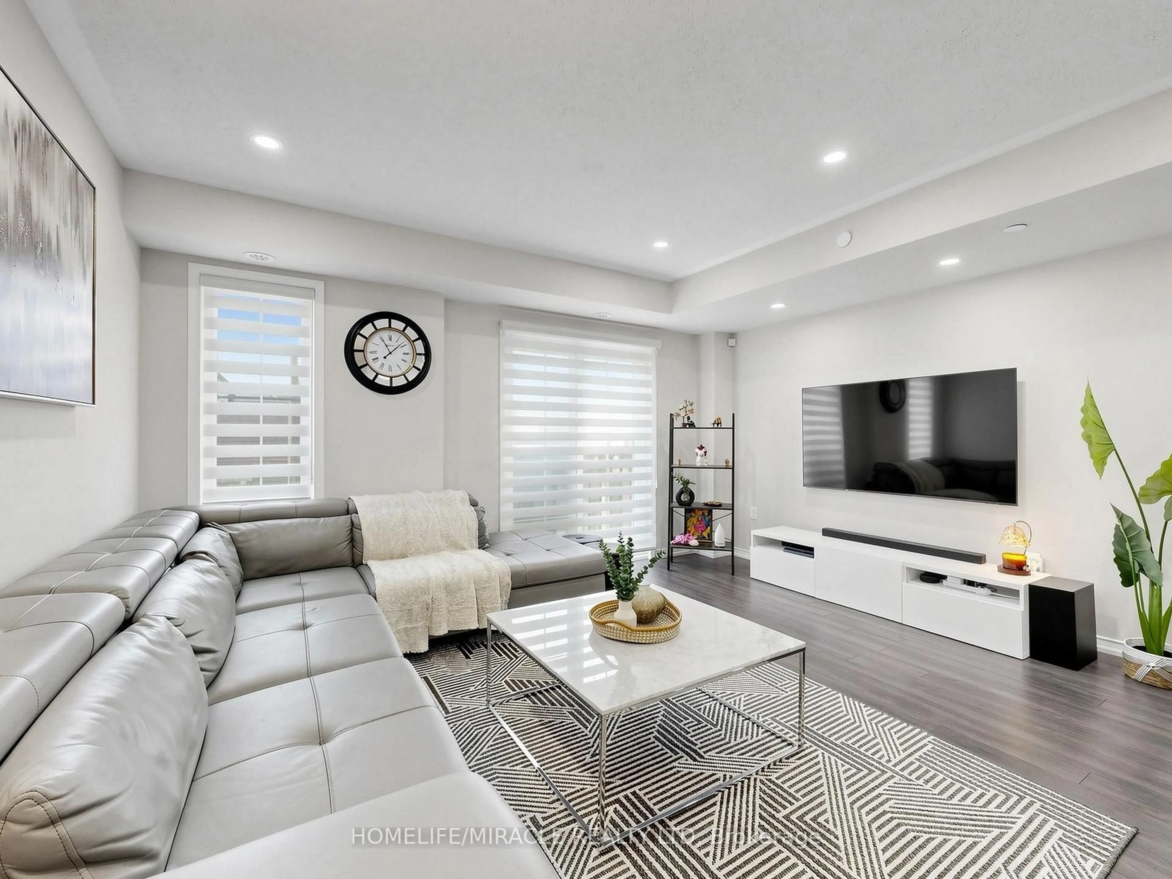 Living room with furniture, unknown for 2725 Deputy Minister Path, Oshawa Ontario L1L 0M7