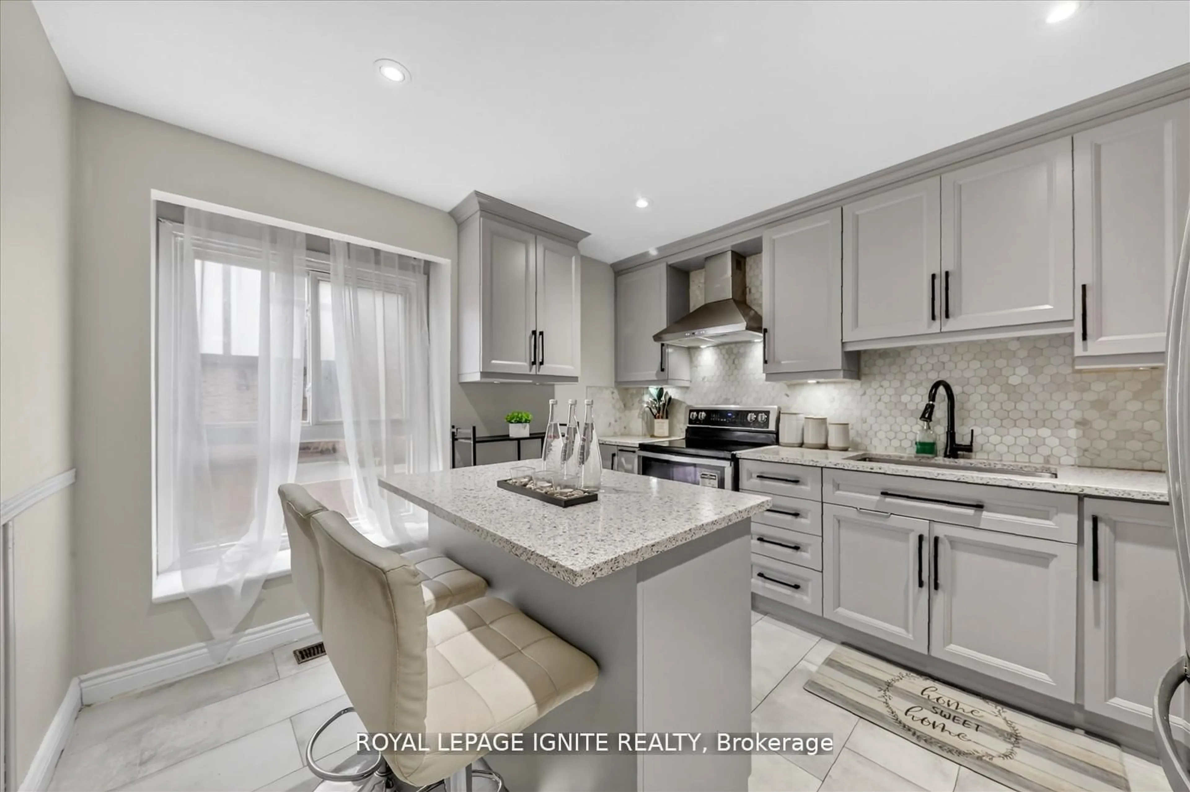 Open concept kitchen, ceramic/tile floor for 2 Dailing Gate #56, Toronto Ontario M1B 1Z8