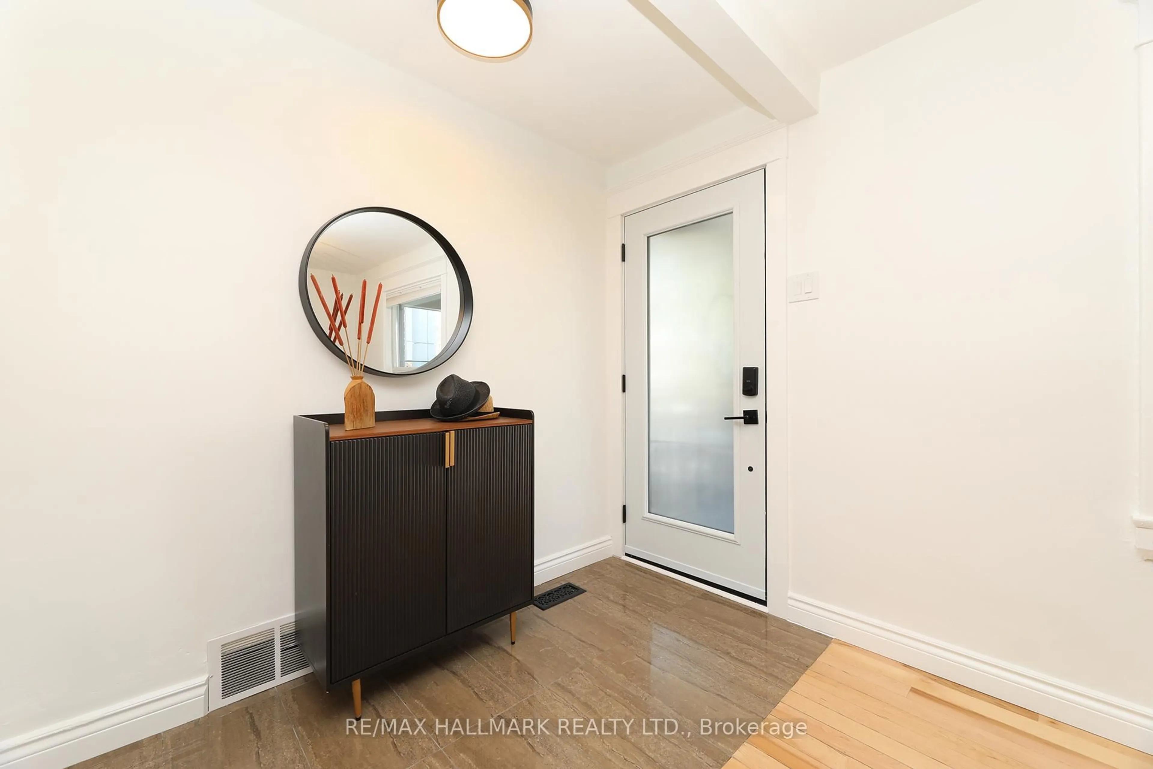Indoor entryway for 787 Sammon Ave, Toronto Ontario M4C 2E6