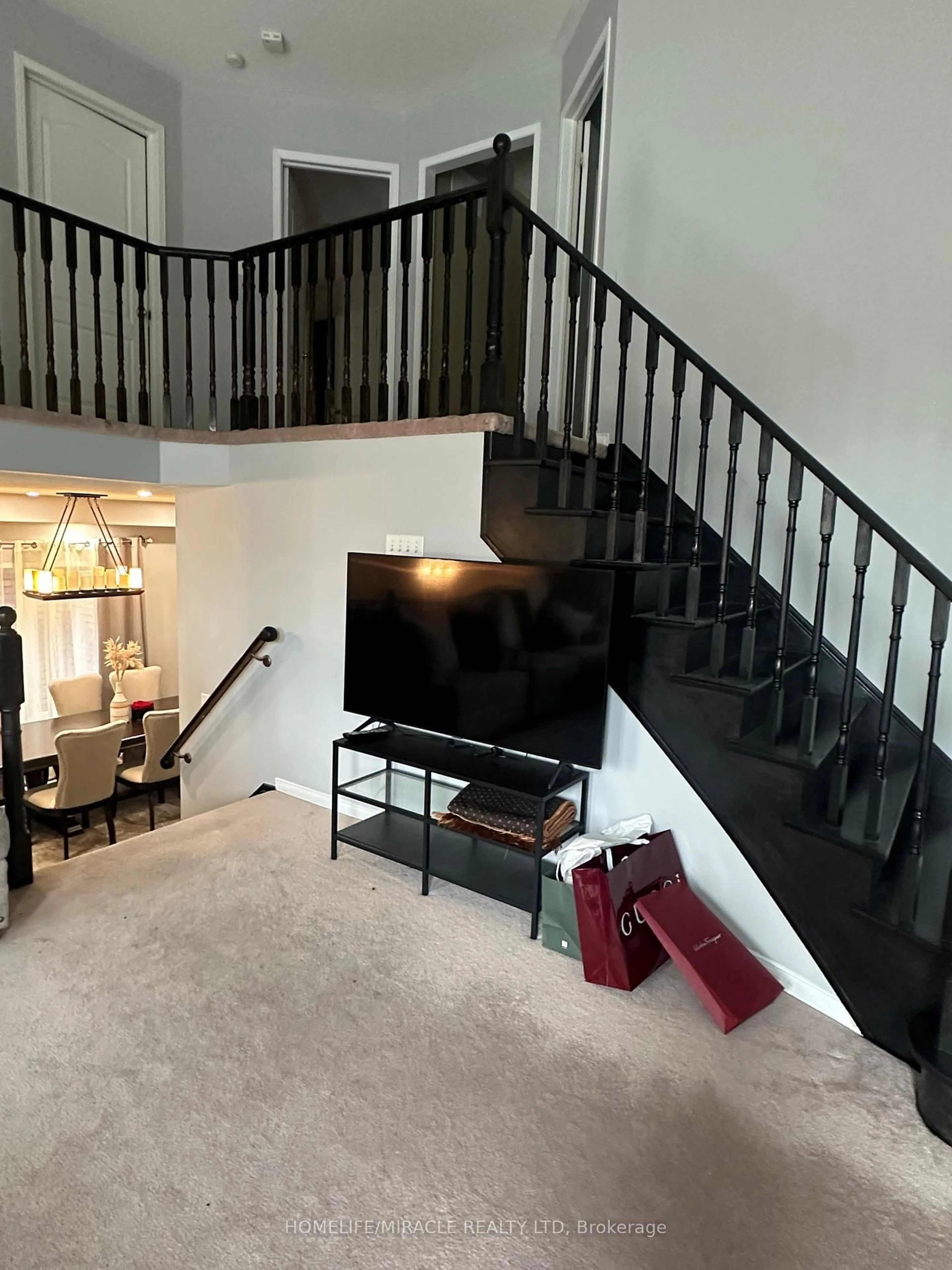 Unknown for 13 Muscat Cres, Ajax Ontario L1Z 0B7