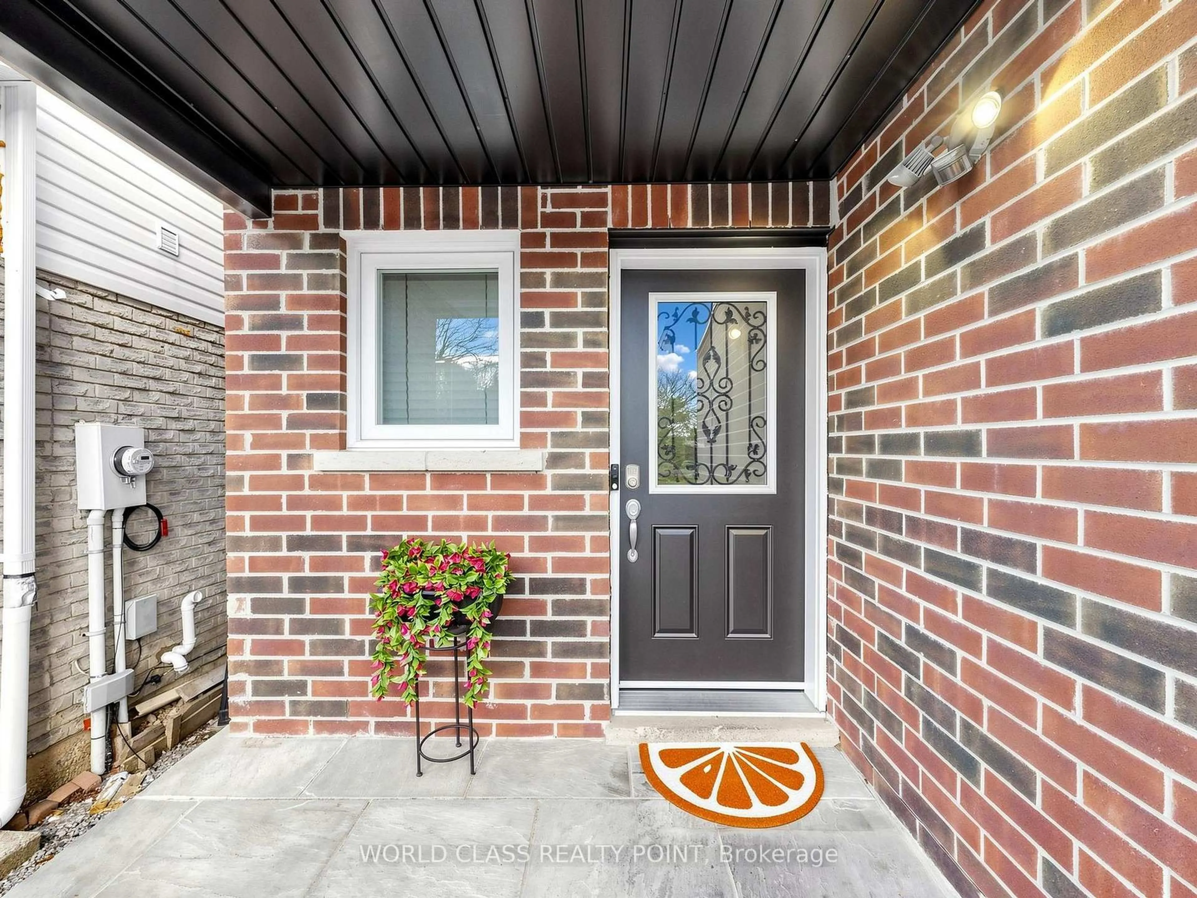 Home with brick exterior material, street for 1638 Norwill Cres, Oshawa Ontario L1G 7V2