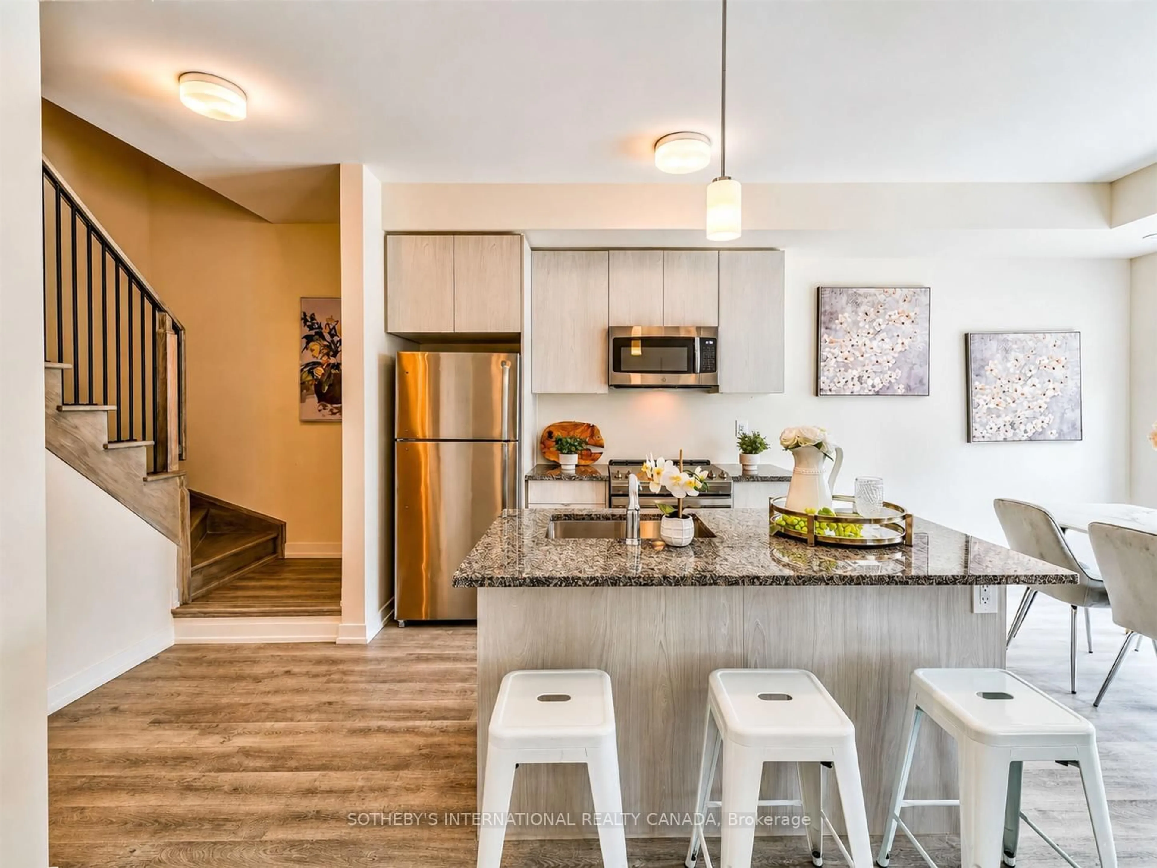 Open concept kitchen, wood/laminate floor for 2550 Castlegate Crossing #419, Pickering Ontario L1X 0H6