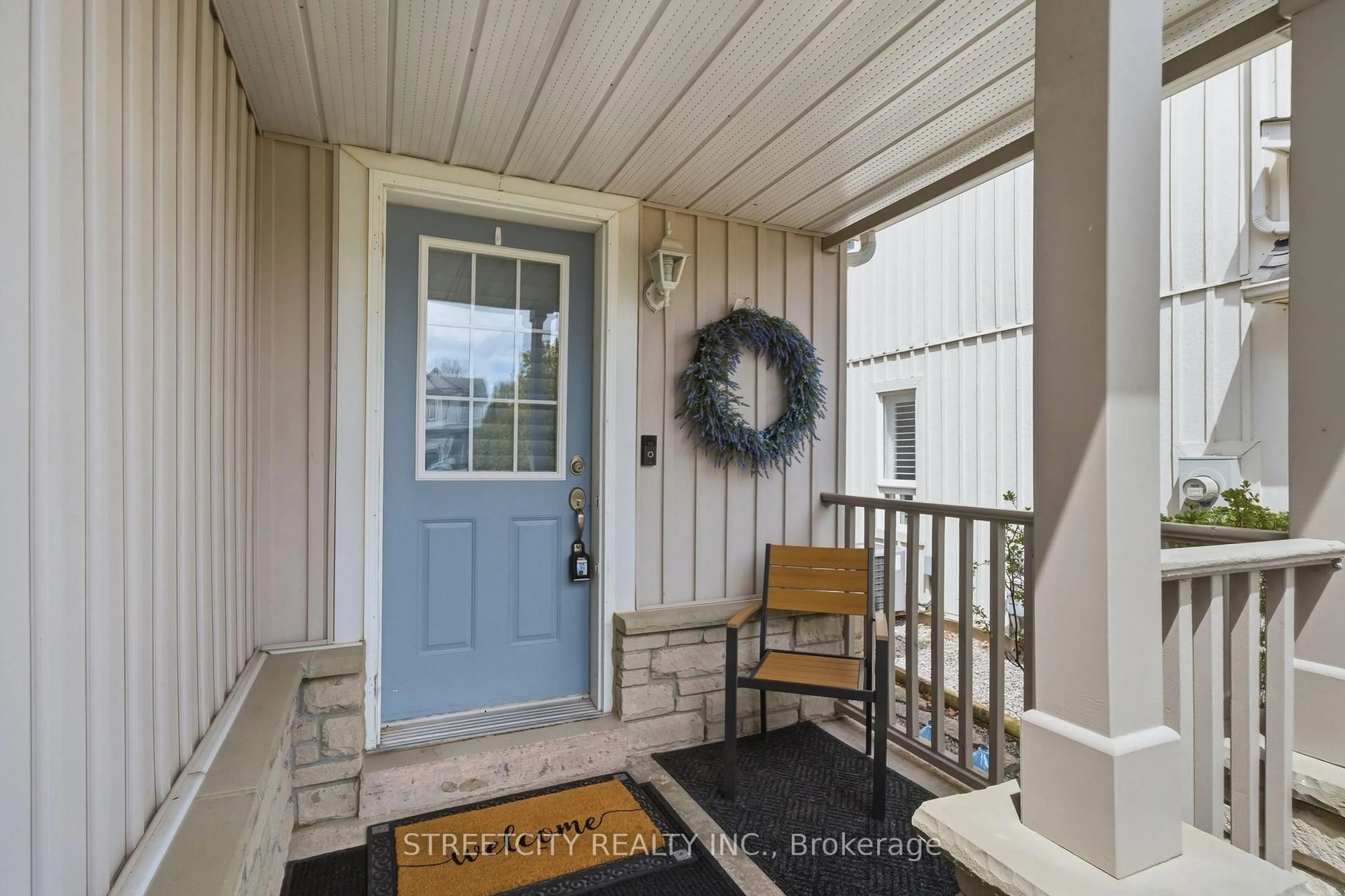 Indoor entryway for 8 Shipley Ave, Clarington Ontario L1B 1M6
