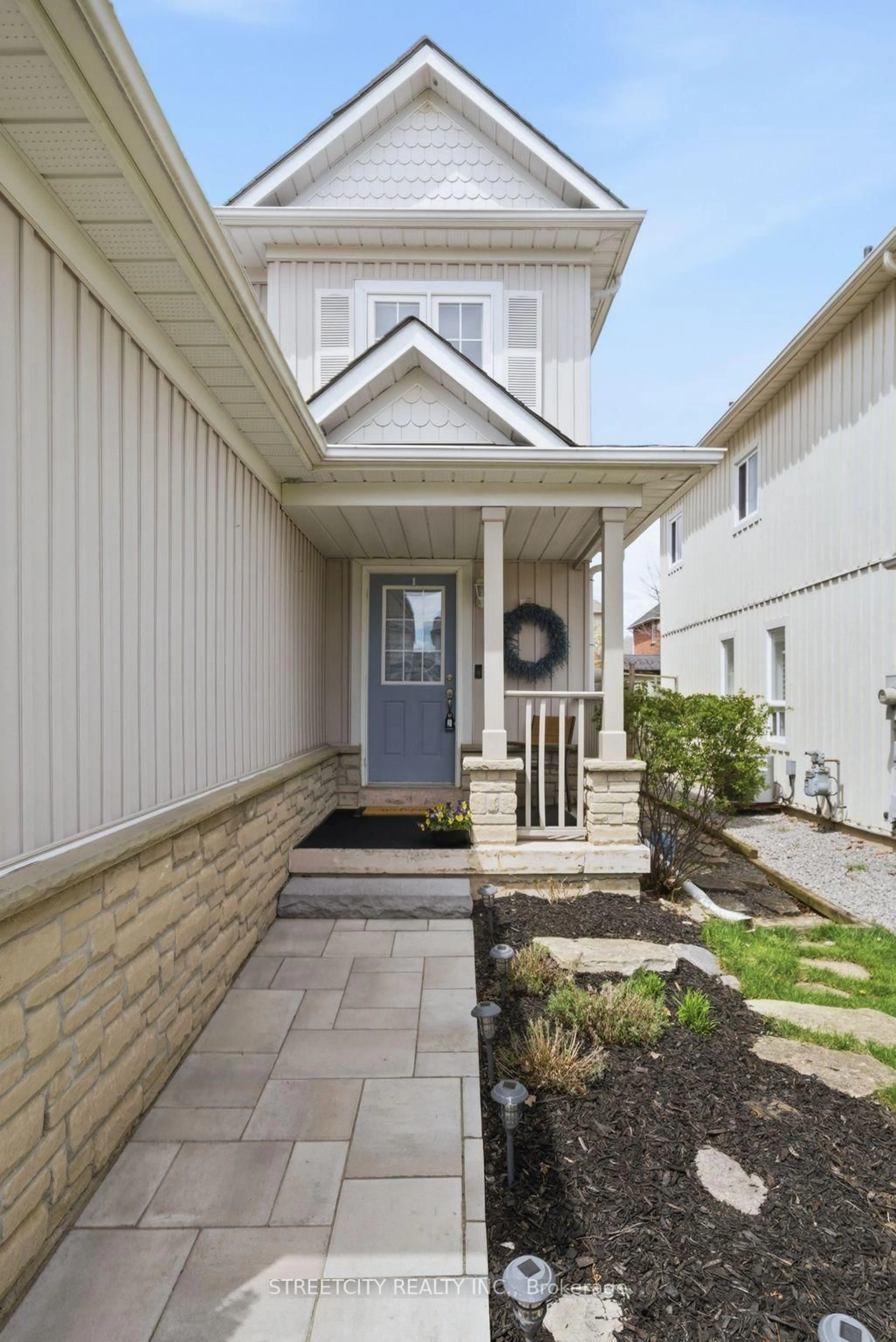 Home with vinyl exterior material, street for 8 Shipley Ave, Clarington Ontario L1B 1M6