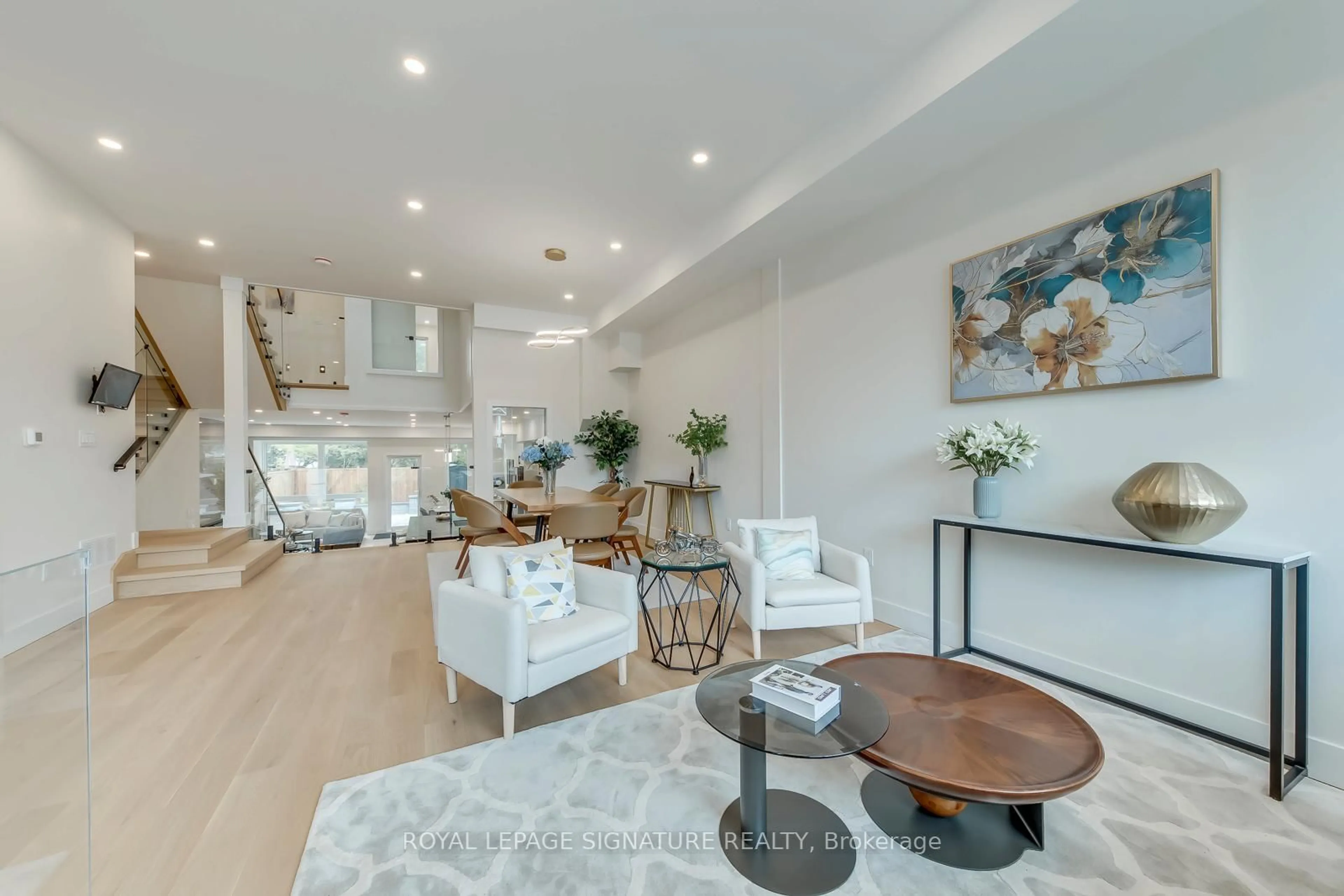 Living room with furniture, unknown for 850 Cosburn Ave, Toronto Ontario M4C 2W2