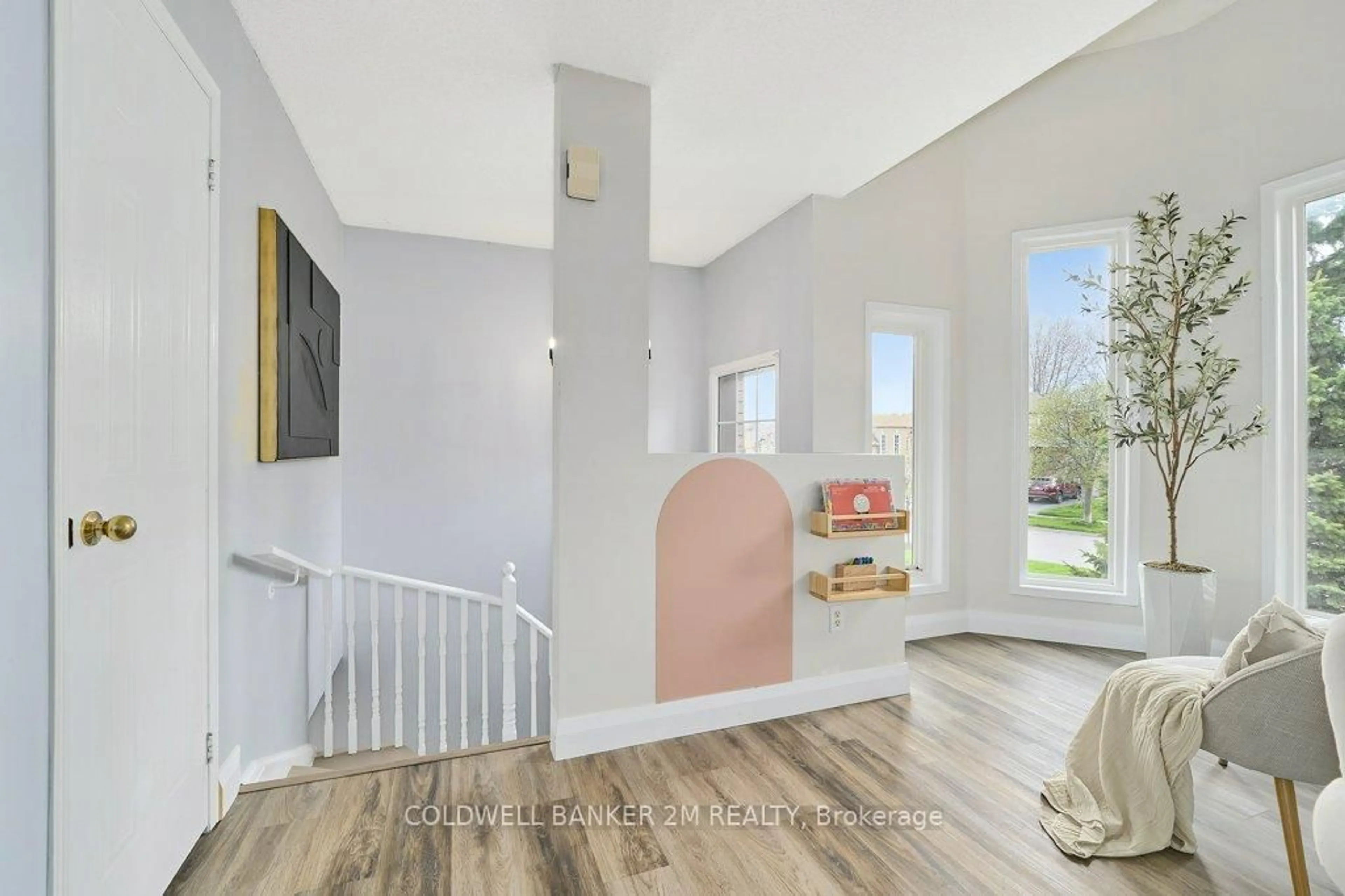 Indoor entryway for 21 Birmingham Ave, Clarington Ontario L1C 4Z6