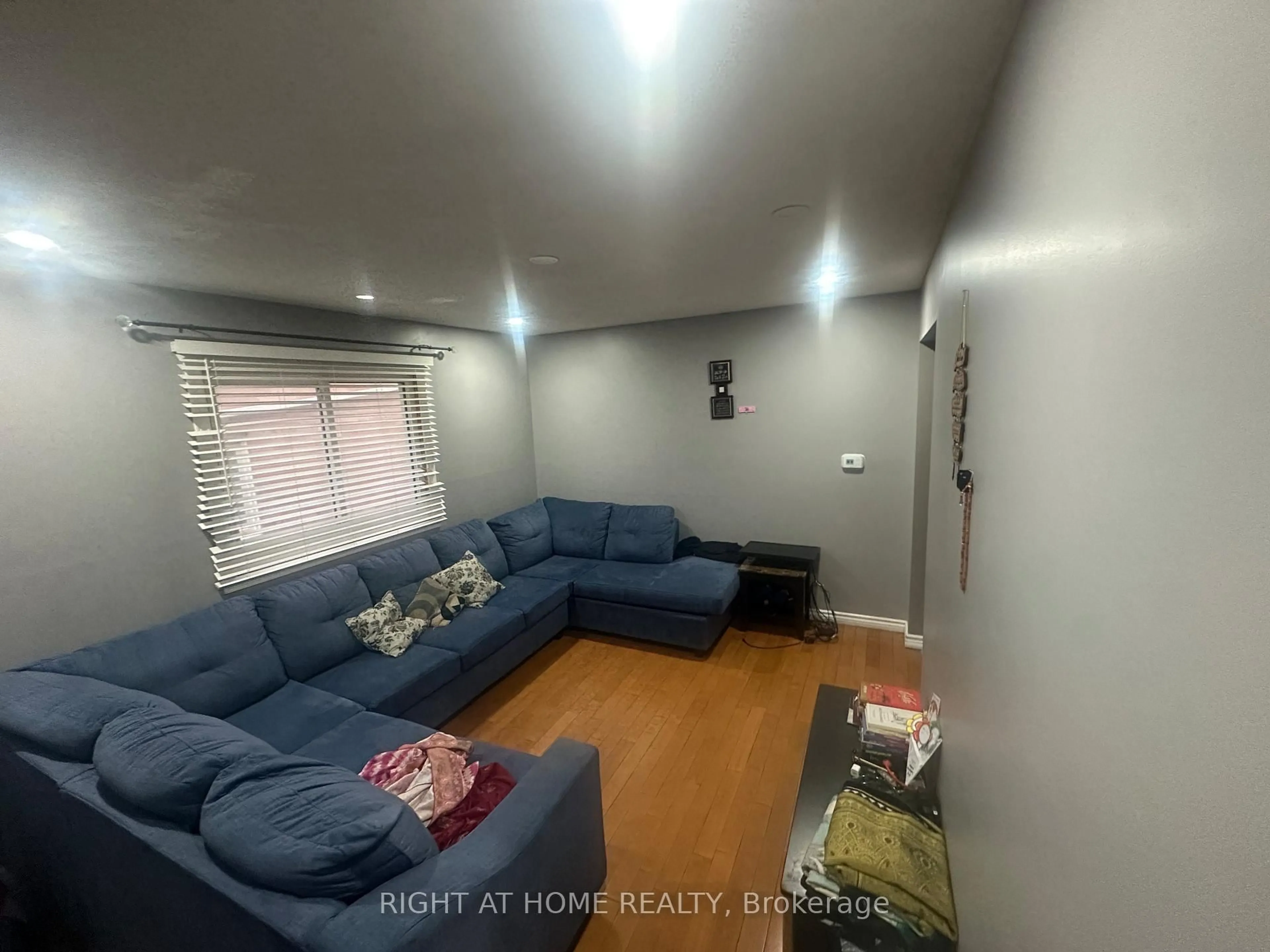 A pic of a room for 37 Willcocks Cres, Ajax Ontario L1T 3L9