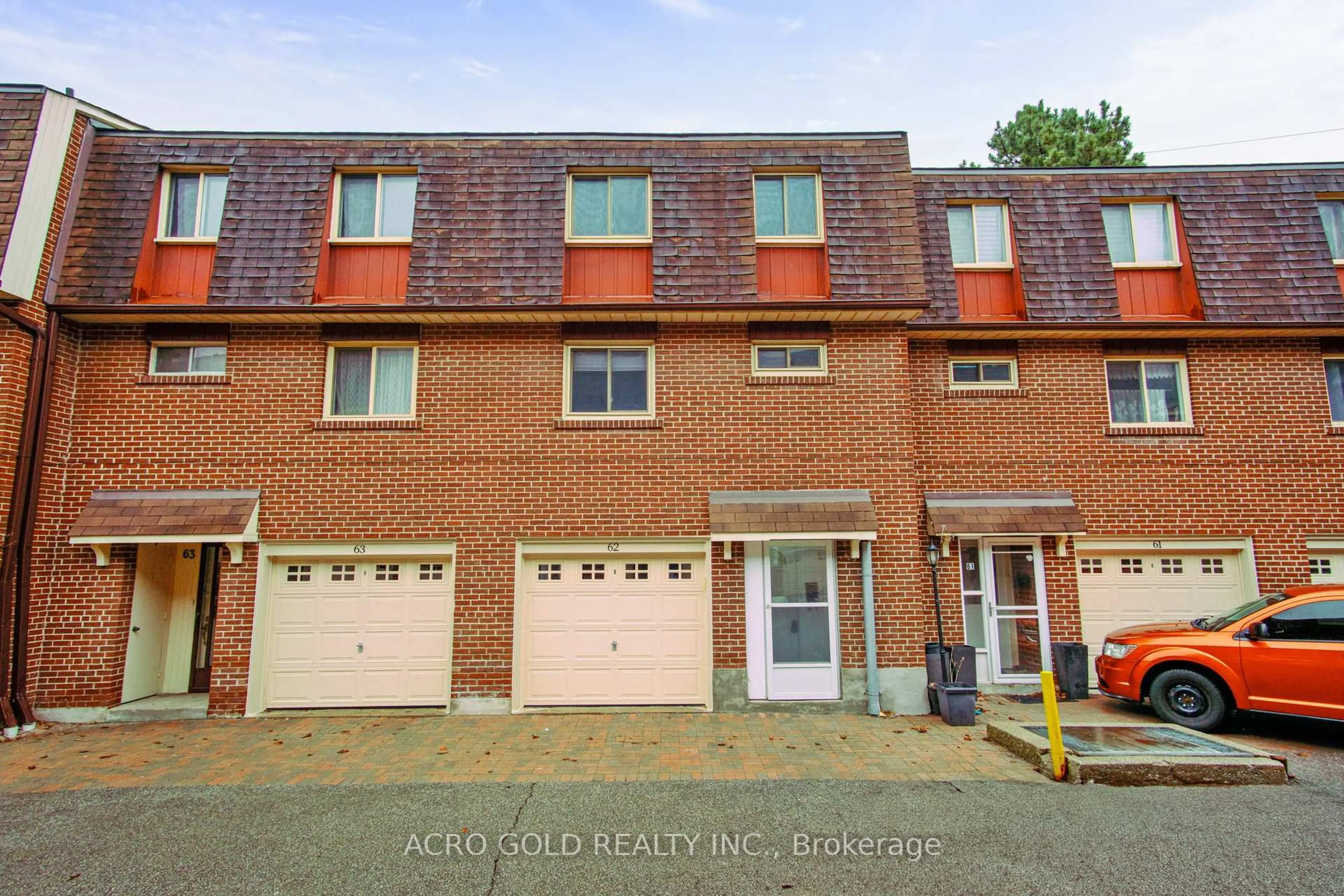 A pic from outside/outdoor area/front of a property/back of a property/a pic from drone, street for 441 Military Tr #62, Toronto Ontario M1E 4E8
