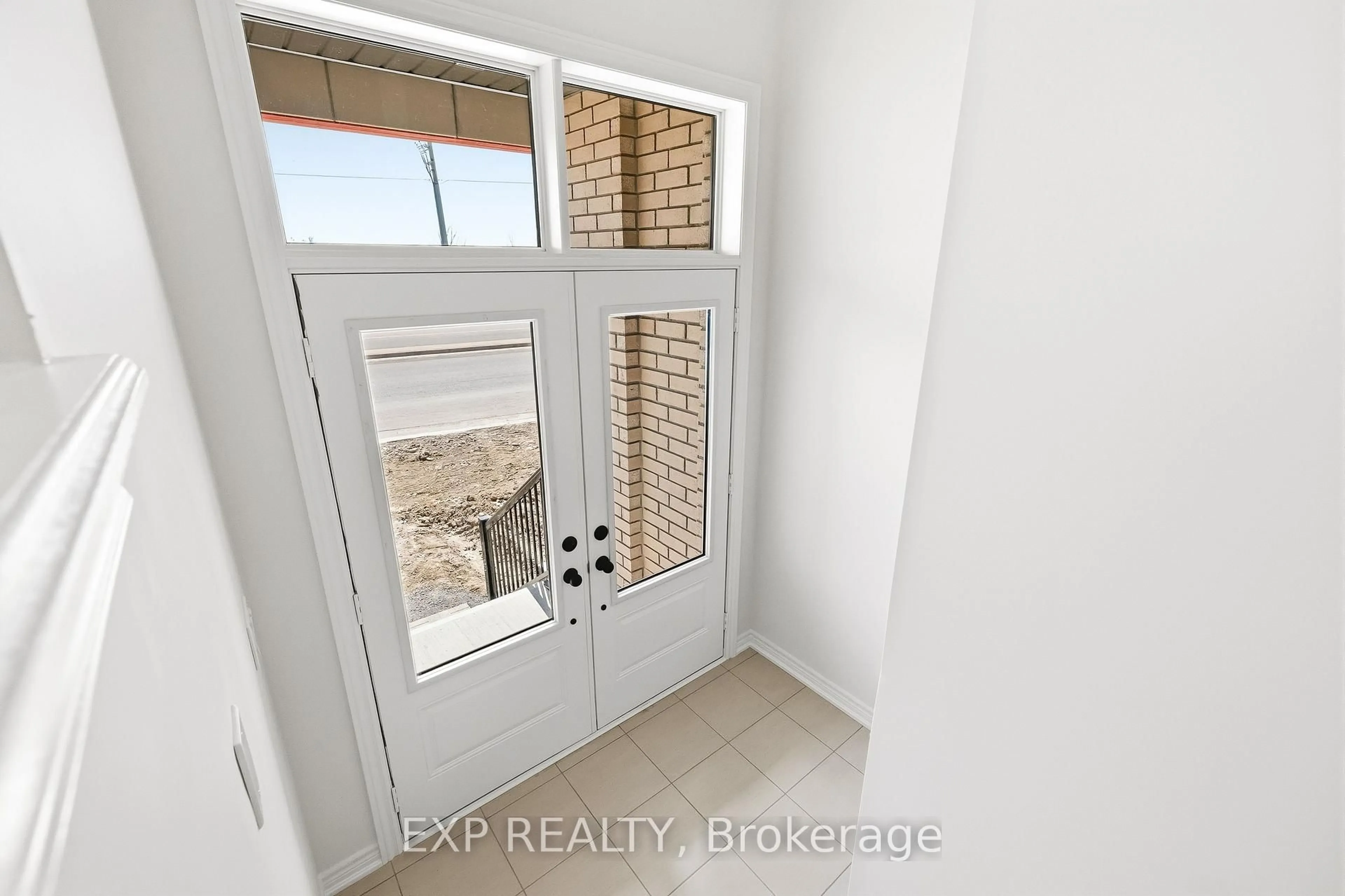 Indoor entryway for 2964 Peter Matthews Dr, Pickering Ontario L1X 0R7