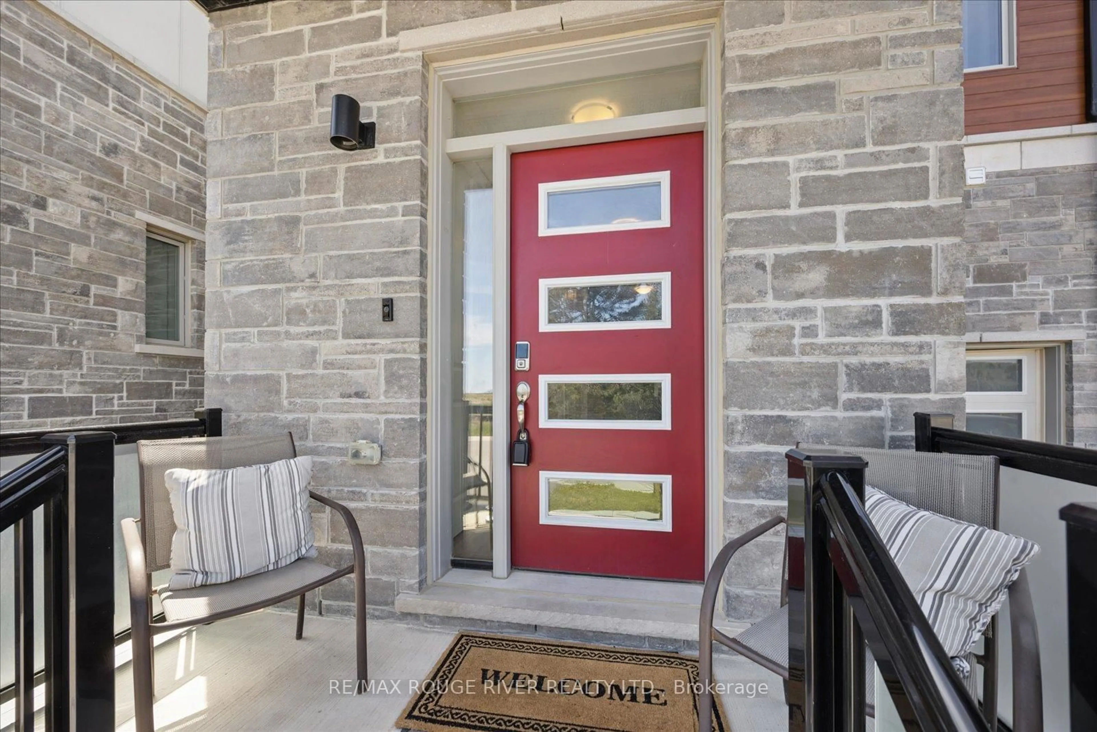 Indoor entryway for 3058 Sideline 16, Pickering Ontario L1X 0K6