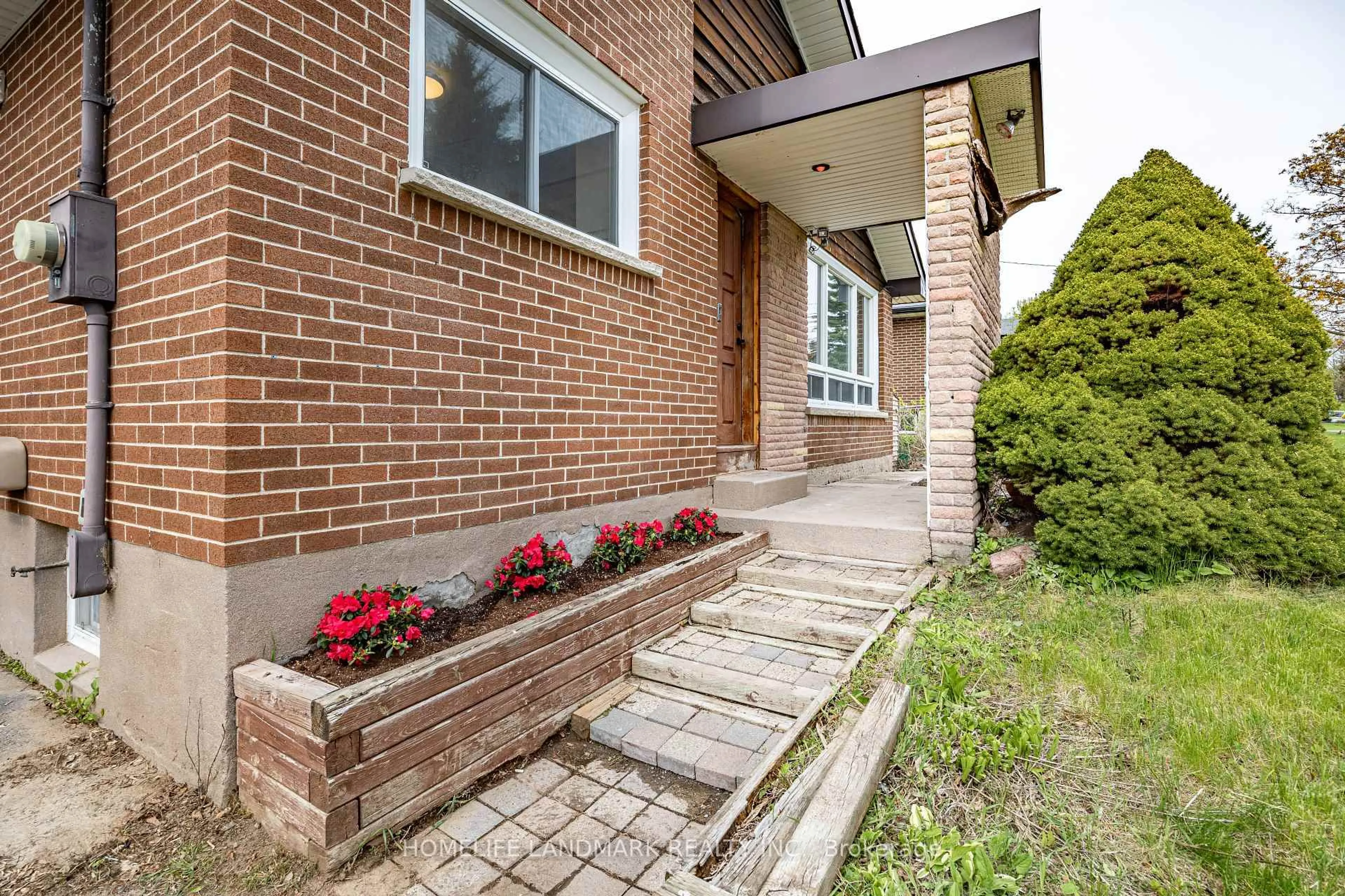 Home with brick exterior material, street for 500 Larry Ave, Oshawa Ontario L1K 2B7