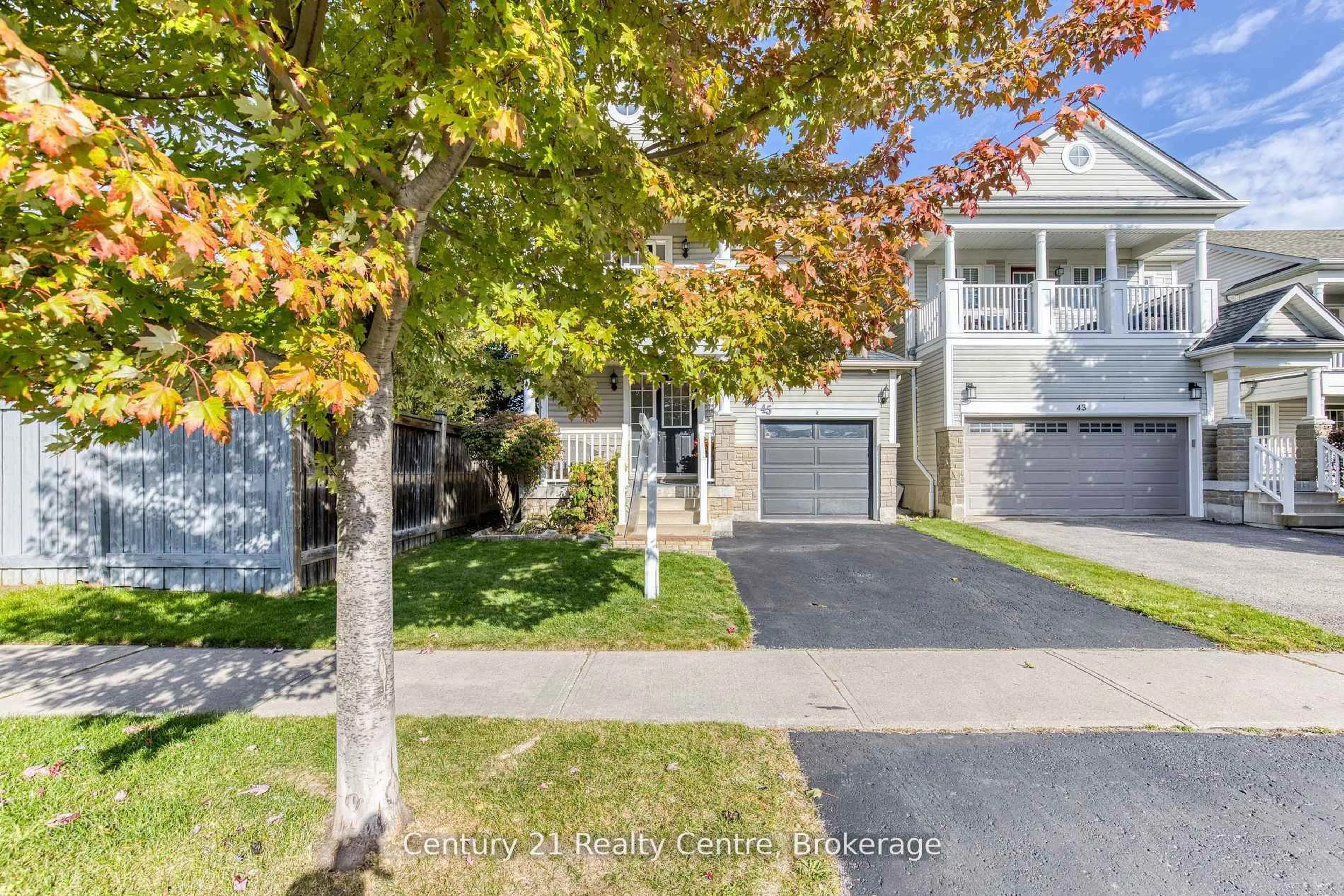 Unknown for 45 Hatch St, Whitby Ontario L1M 2H9
