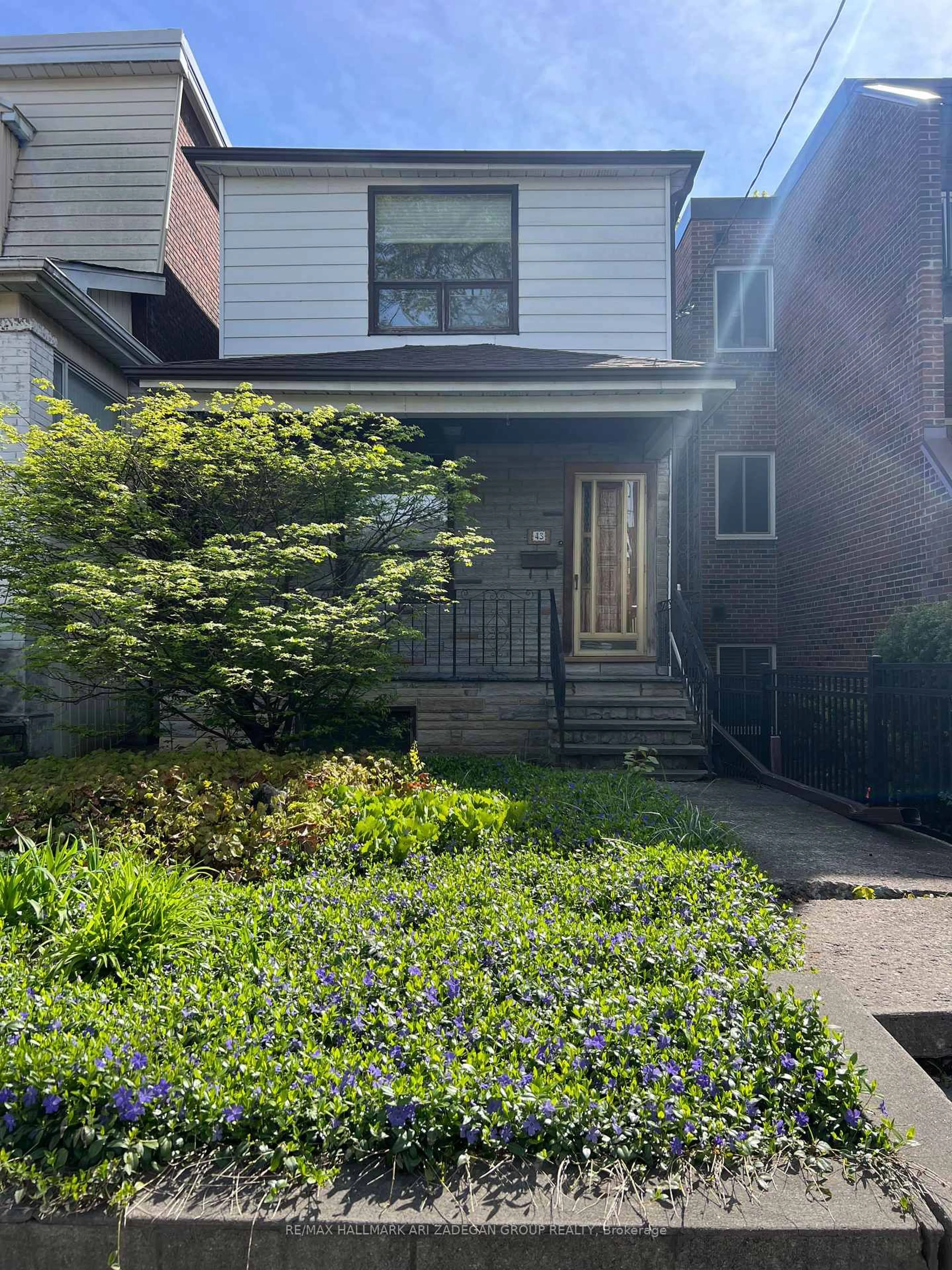Unknown for 43 Eaton Ave, Toronto Ontario M4J 2Z4