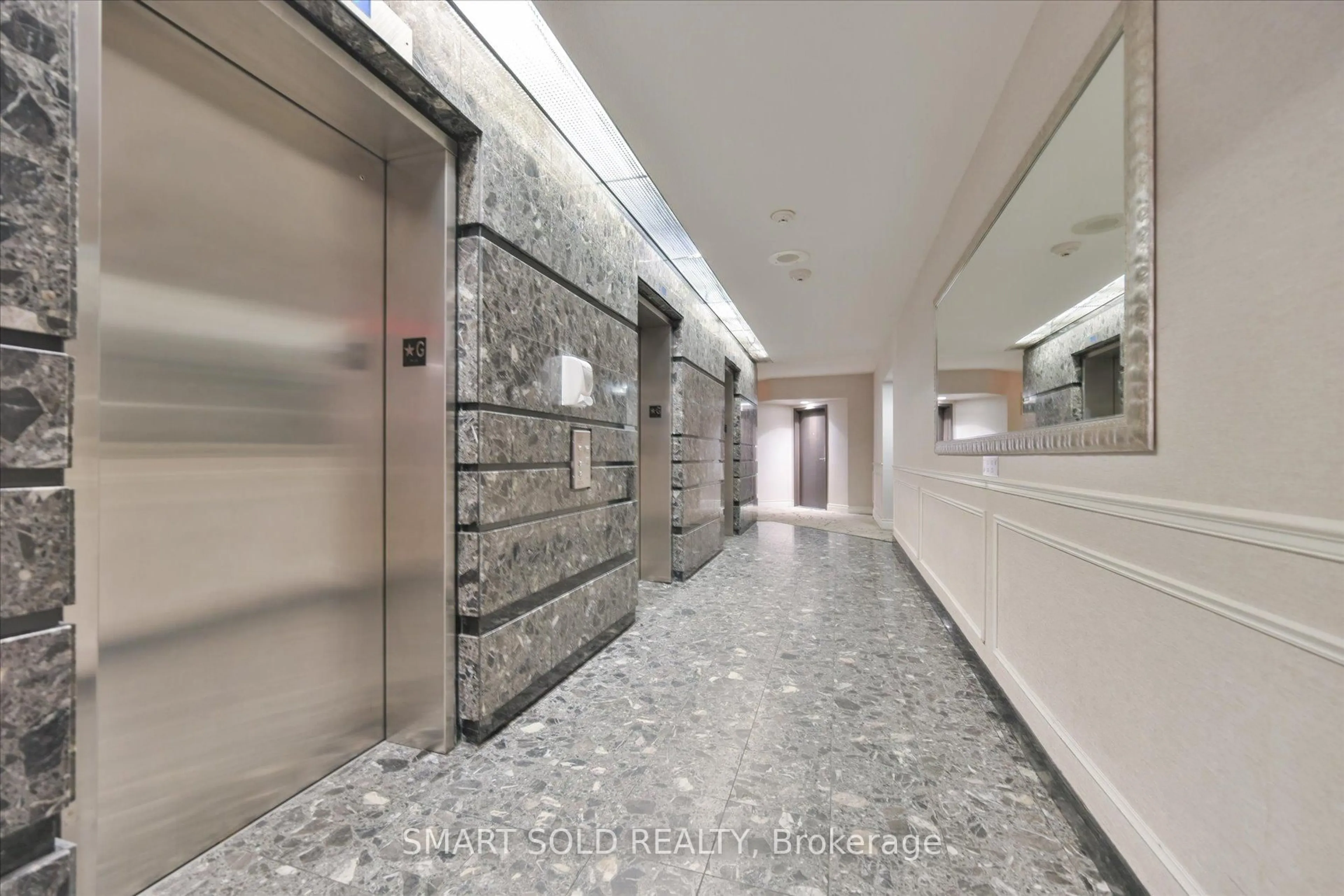 Indoor foyer for 4725 Sheppard Ave #704, Toronto Ontario M1S 5B3