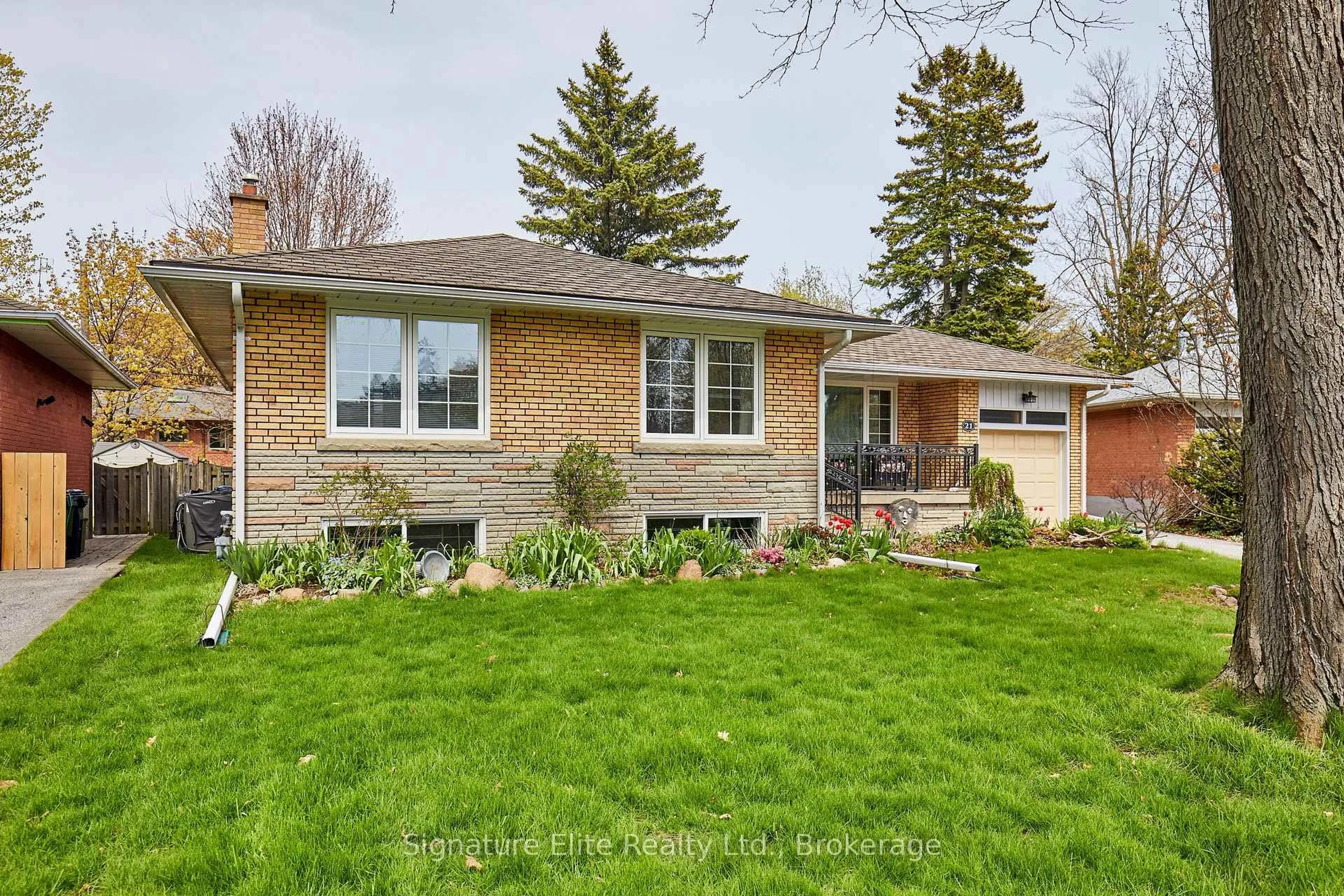 Home with brick exterior material, street for 21 Regency Sq, Toronto Ontario M1E 1N4