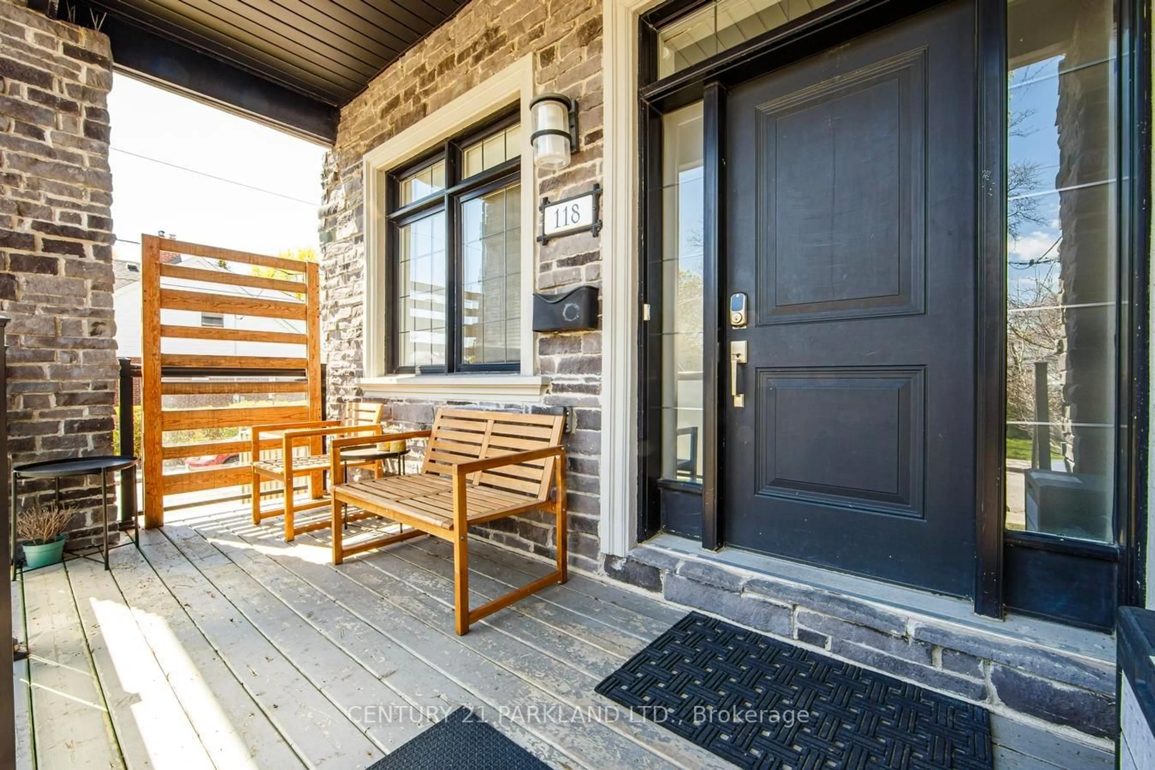 Indoor entryway for 118 Glebemount Ave, Toronto Ontario M4C 3S2