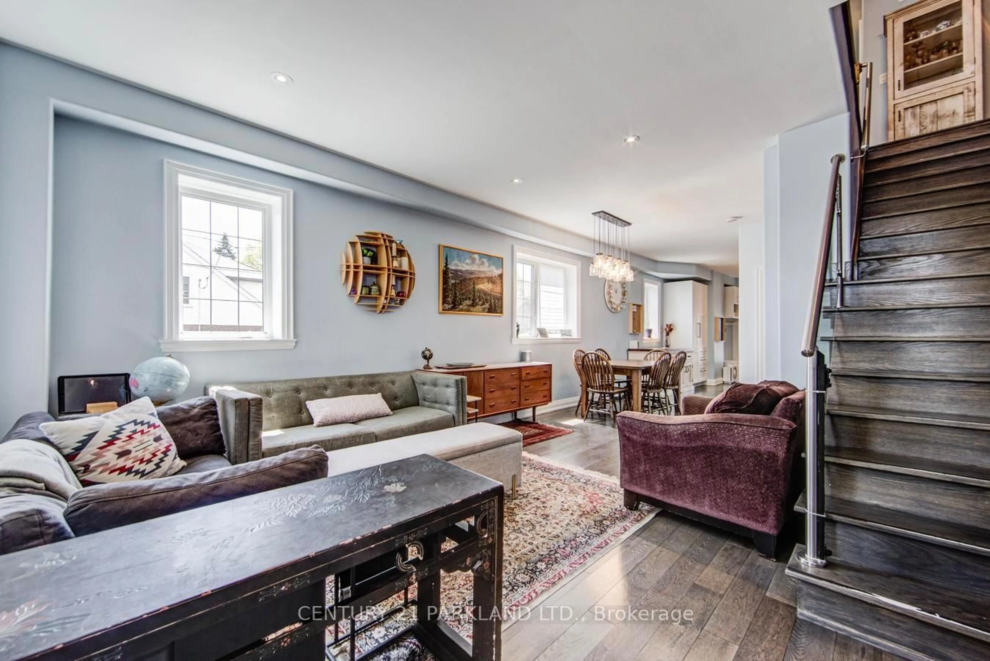Living room with furniture, unknown for 118 Glebemount Ave, Toronto Ontario M4C 3S2