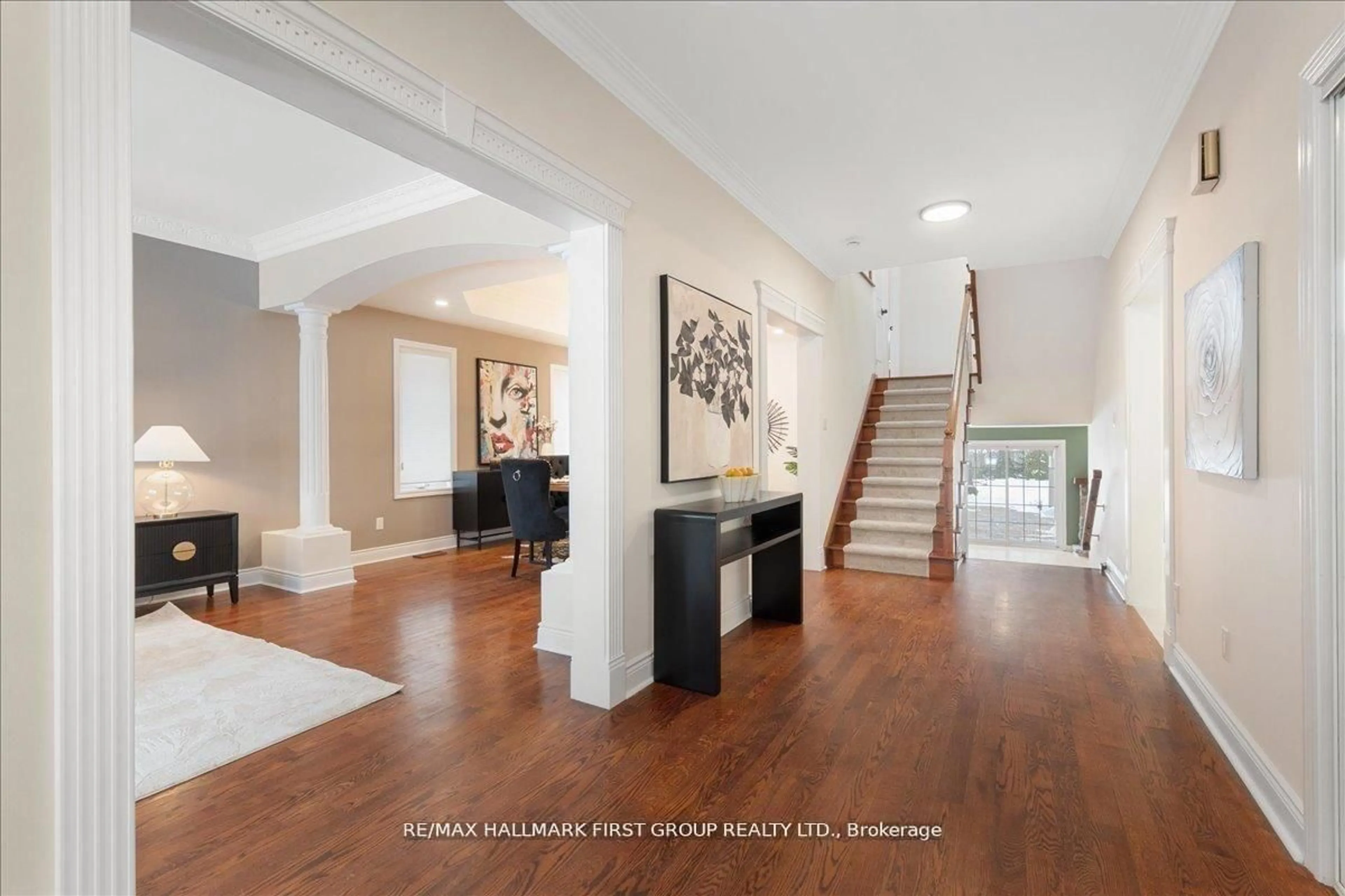 Indoor foyer for 1884 Appleview Rd, Pickering Ontario L1V 1T8