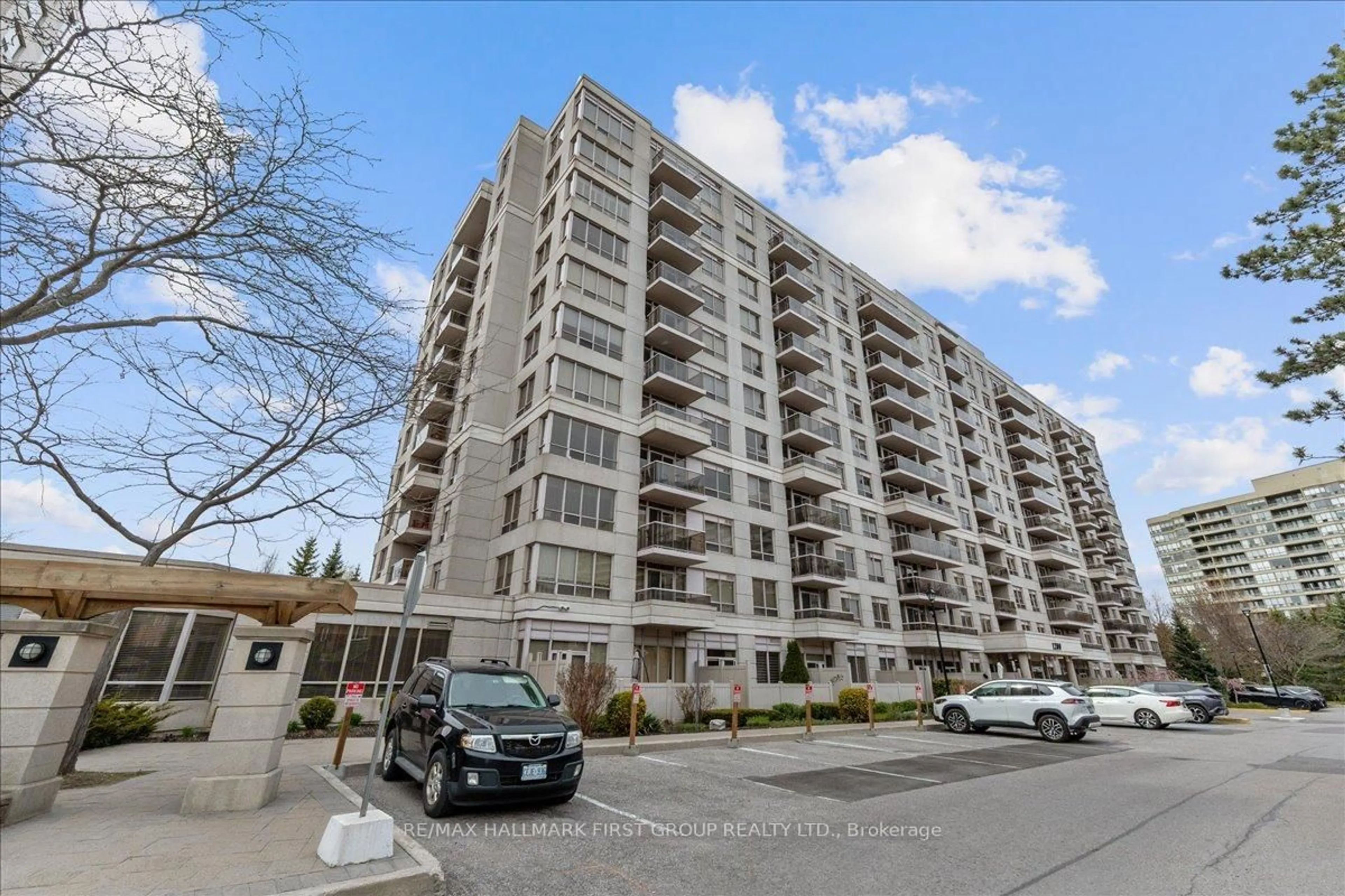 A pic from outside/outdoor area/front of a property/back of a property/a pic from drone, building for 1200 The Esplanade #217, Pickering Ontario L1V 6V3