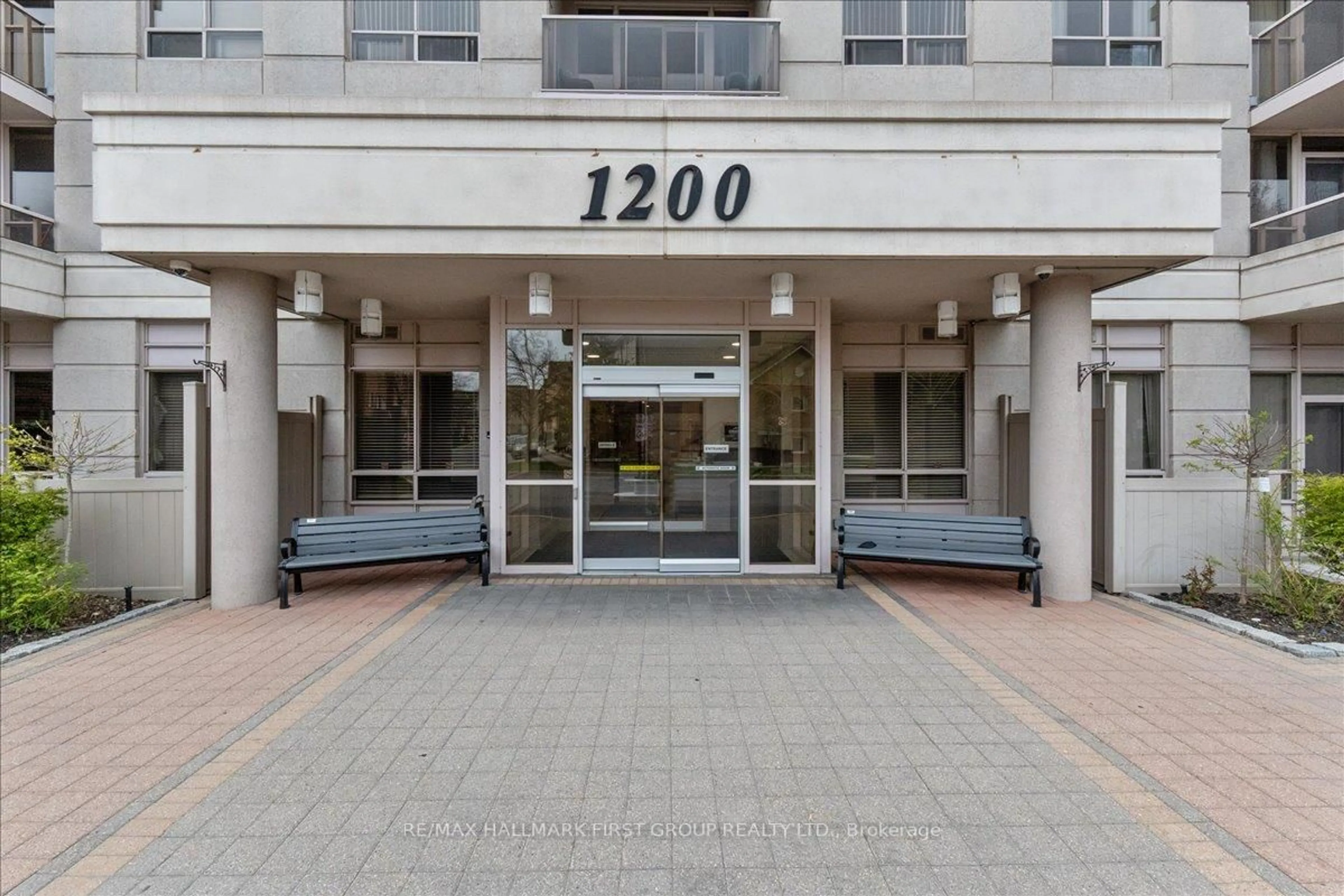 Indoor foyer for 1200 The Esplanade #217, Pickering Ontario L1V 6V3