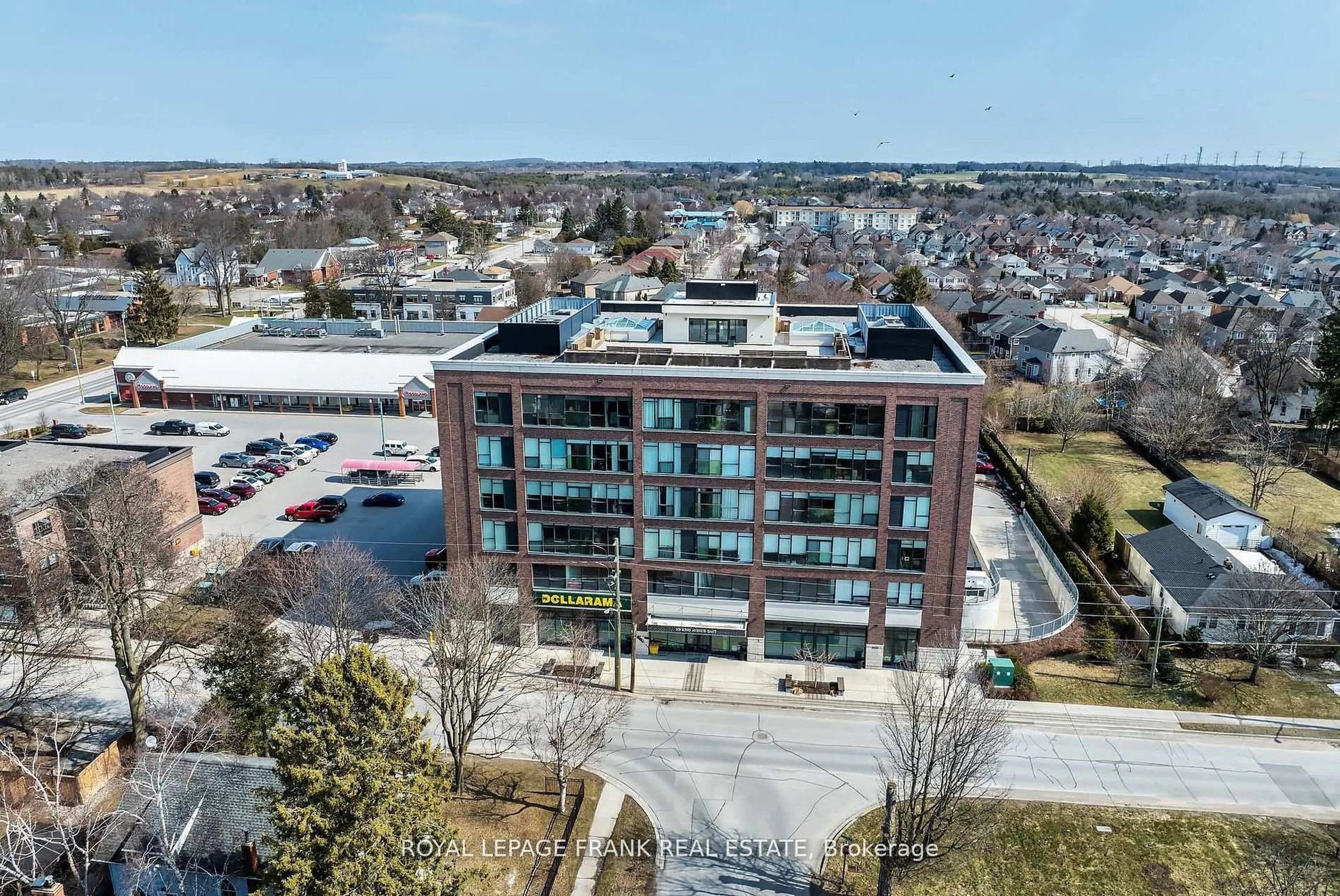 A pic from outside/outdoor area/front of a property/back of a property/a pic from drone, building for 109 King Ave #306, Clarington Ontario L1B 0V5