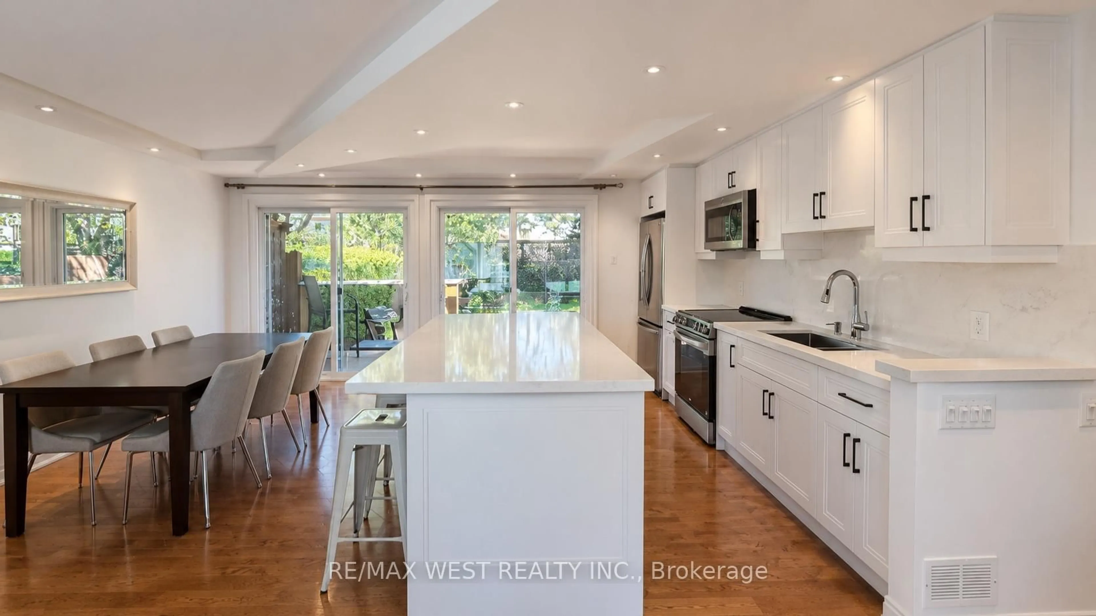Open concept kitchen, unknown for 94 White Heather Blvd, Toronto Ontario M1V 1P8