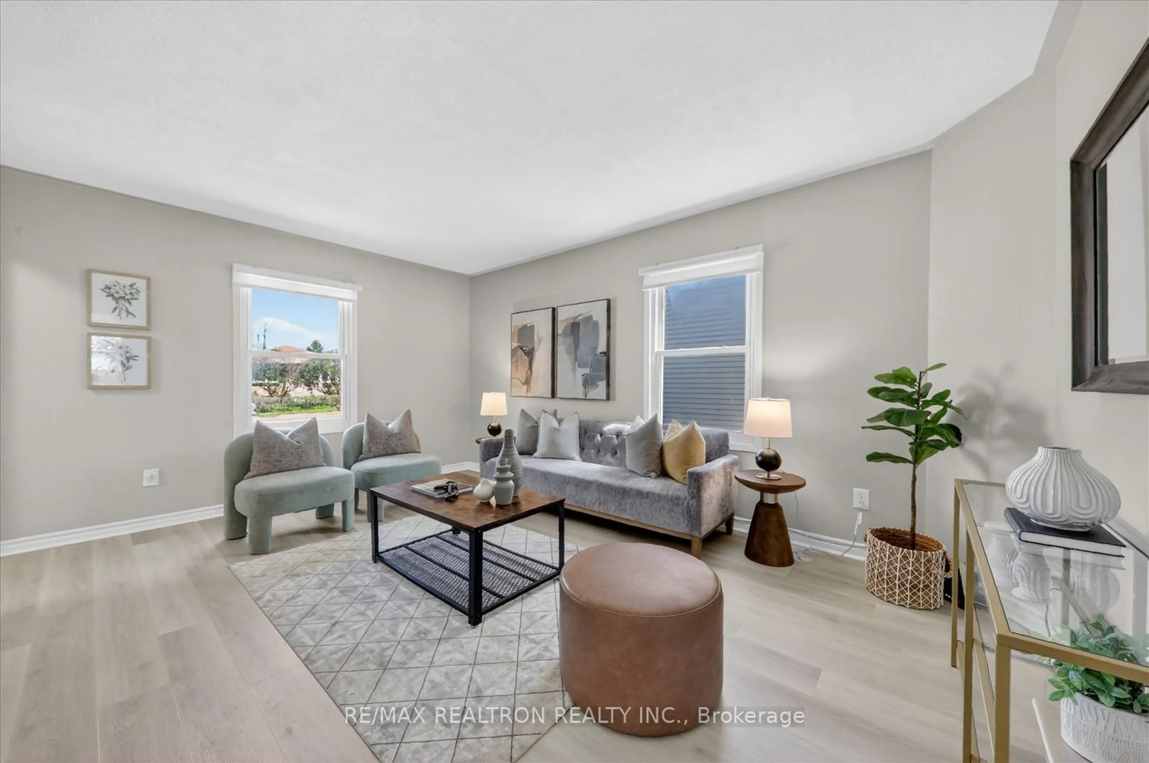 Living room with furniture, unknown for 7 York St, Ajax Ontario L1S 1S7
