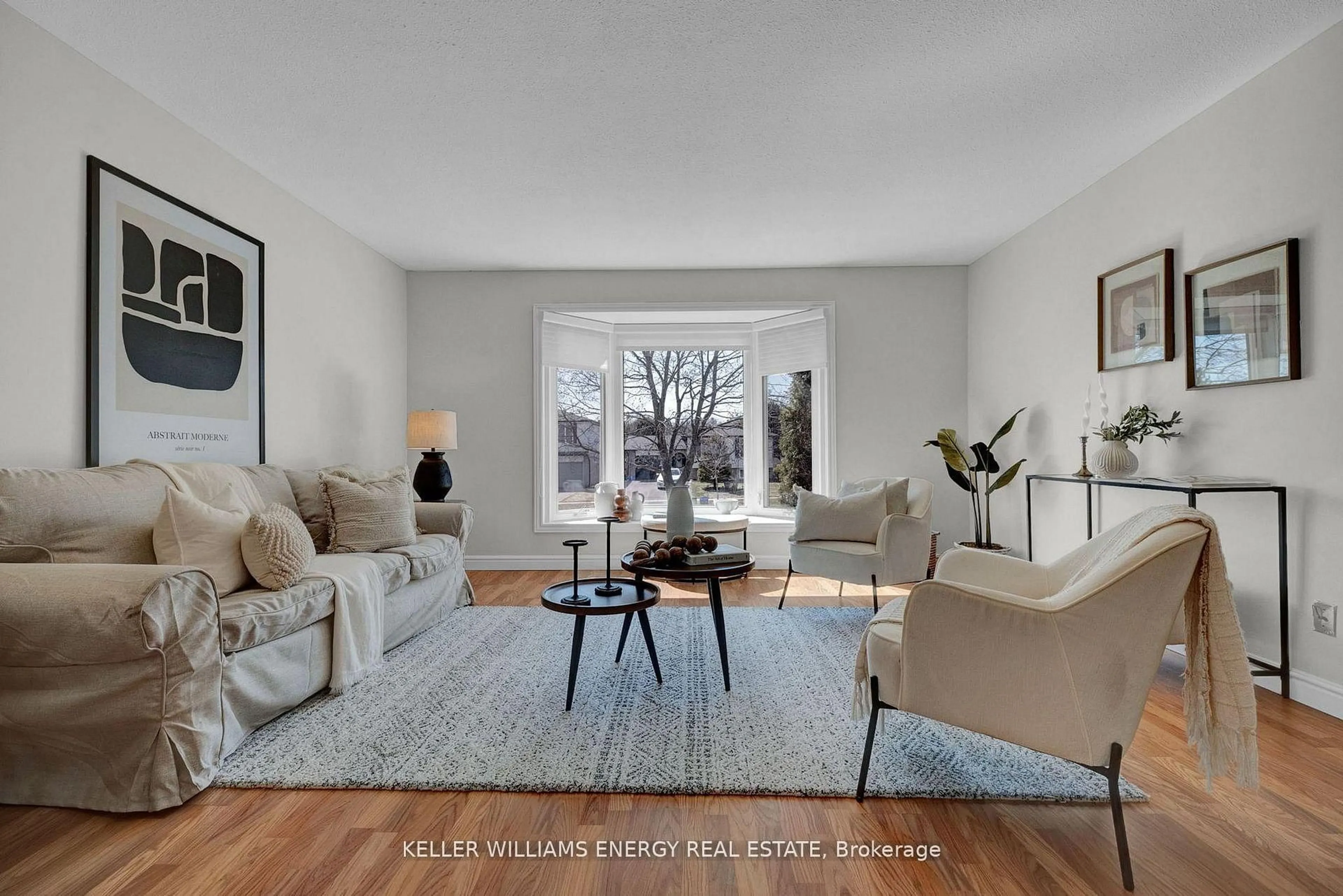 Living room with furniture, unknown for 693 Waverly St, Oshawa Ontario L1J 6C1