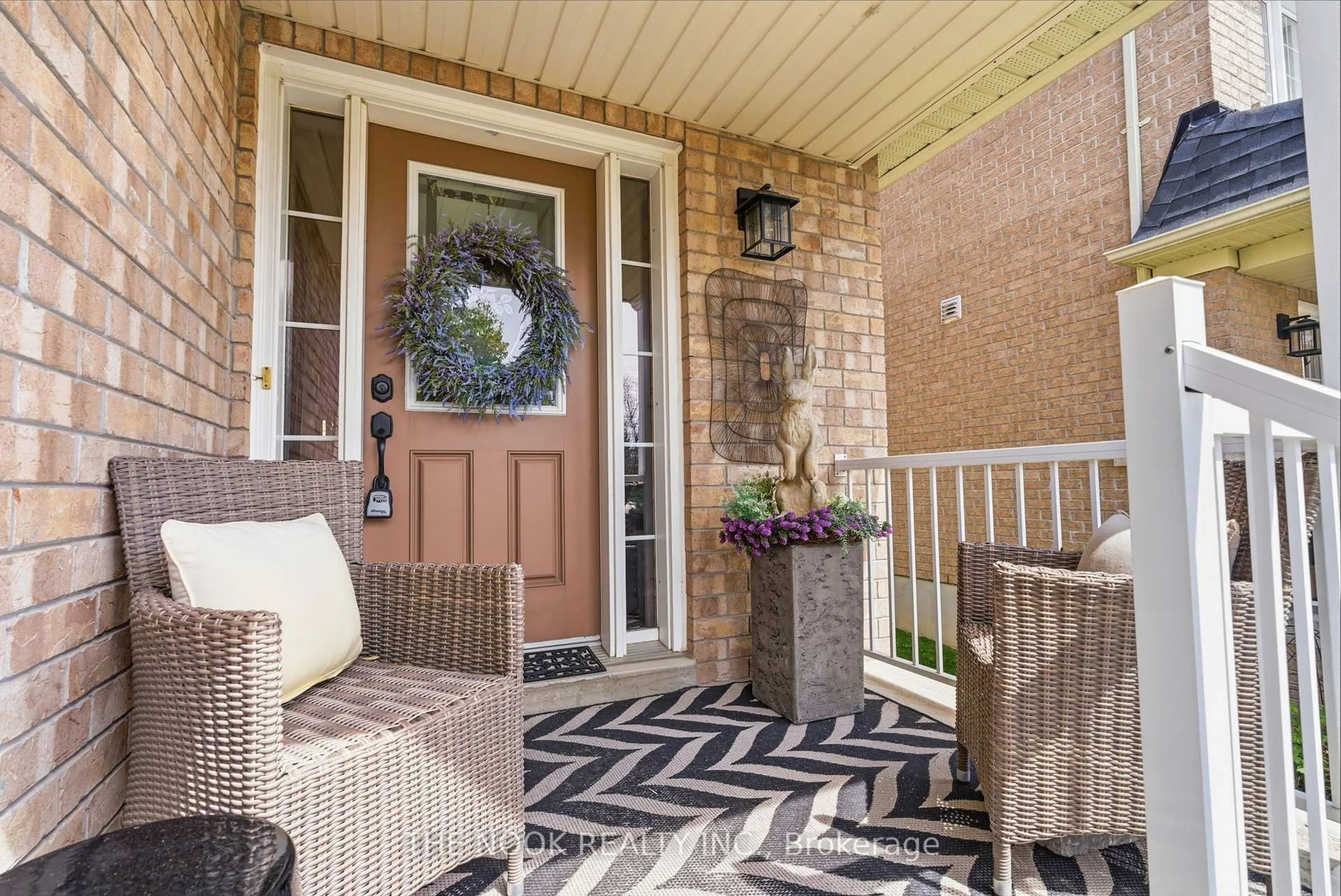 Indoor entryway for 460 Woodmount Dr #44, Oshawa Ontario L1K 0K4