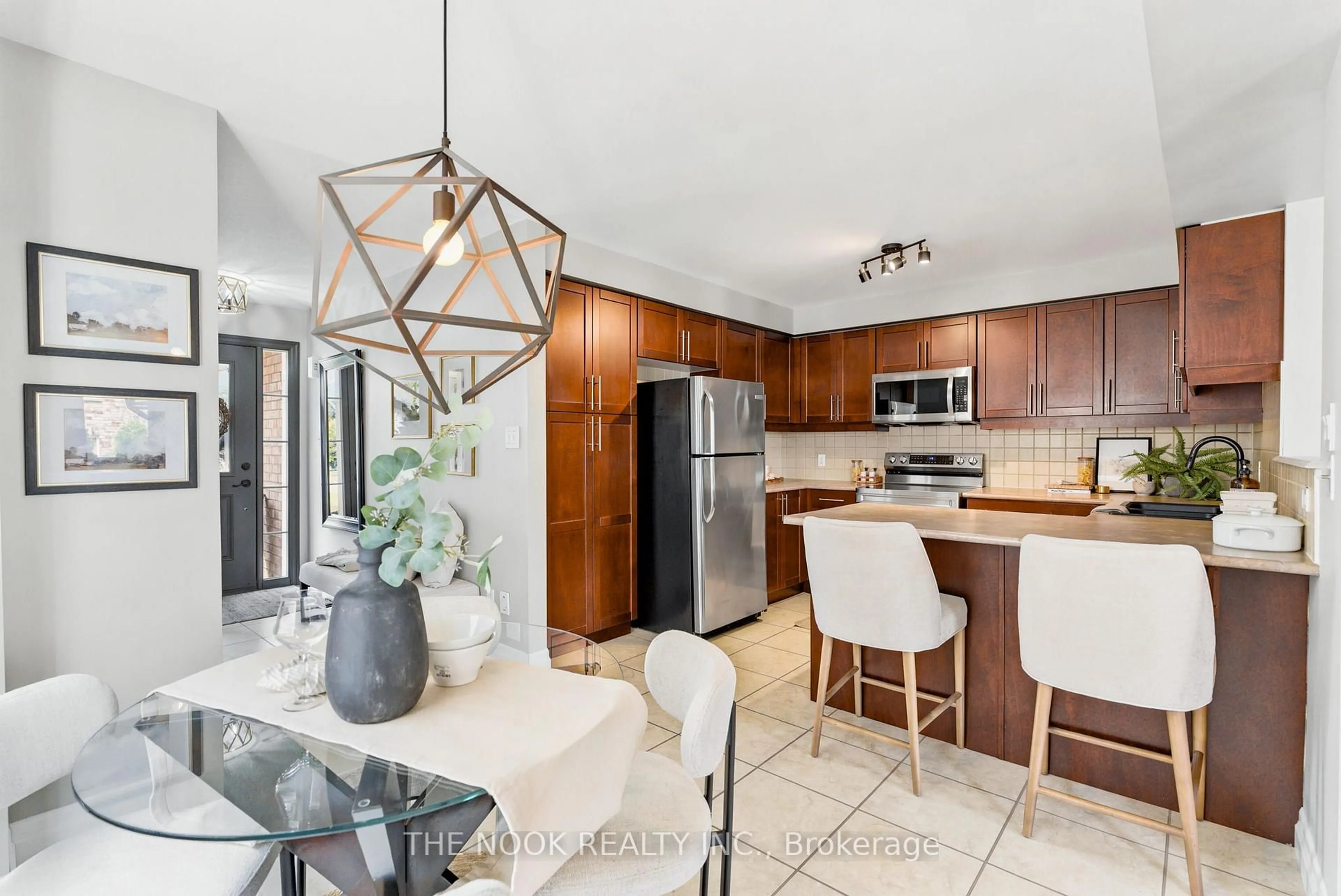 Open concept kitchen, ceramic/tile floor for 460 Woodmount Dr #44, Oshawa Ontario L1K 0K4
