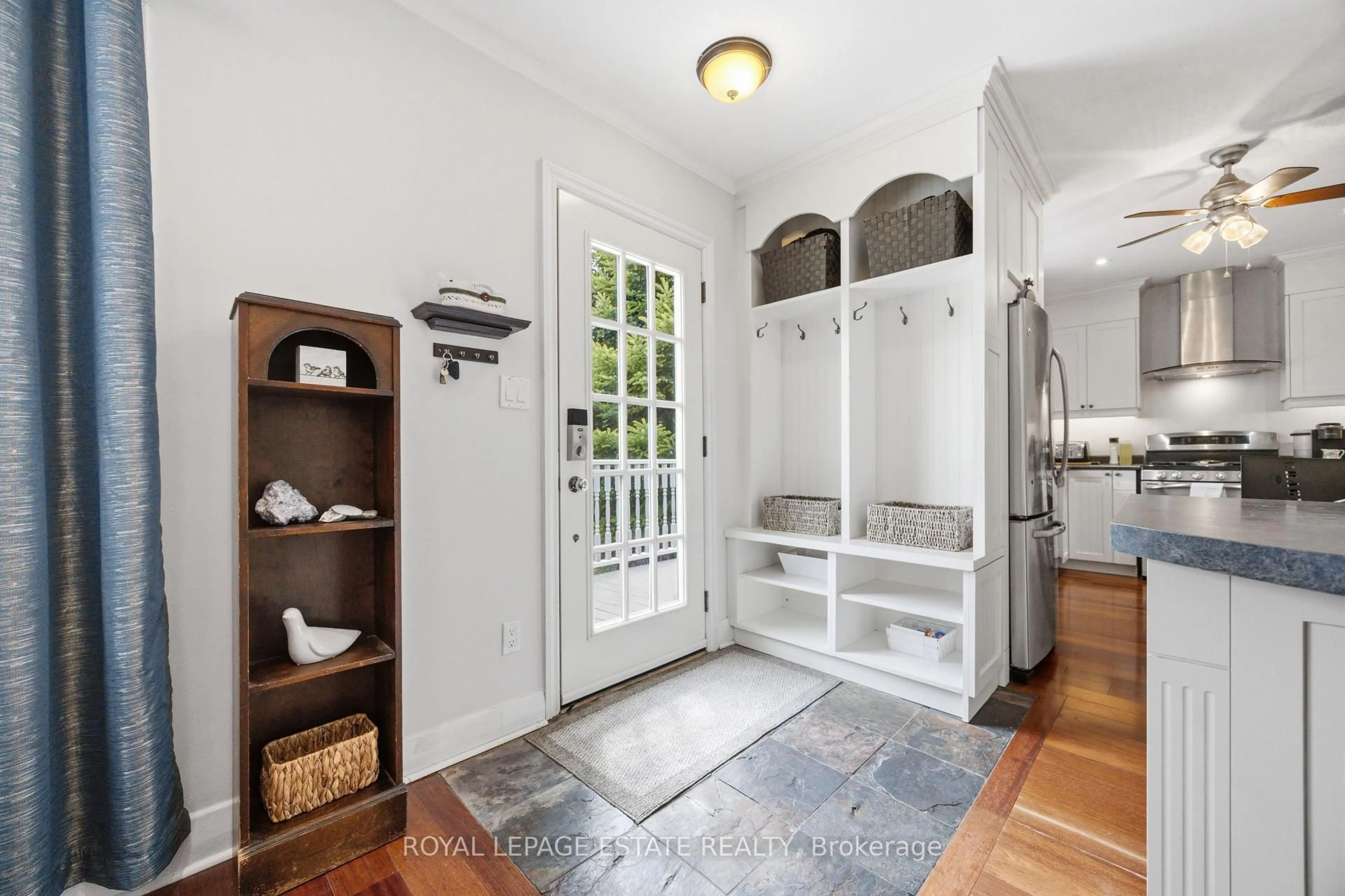 Indoor entryway for 66 Harewood Ave, Toronto Ontario M1M 2R3