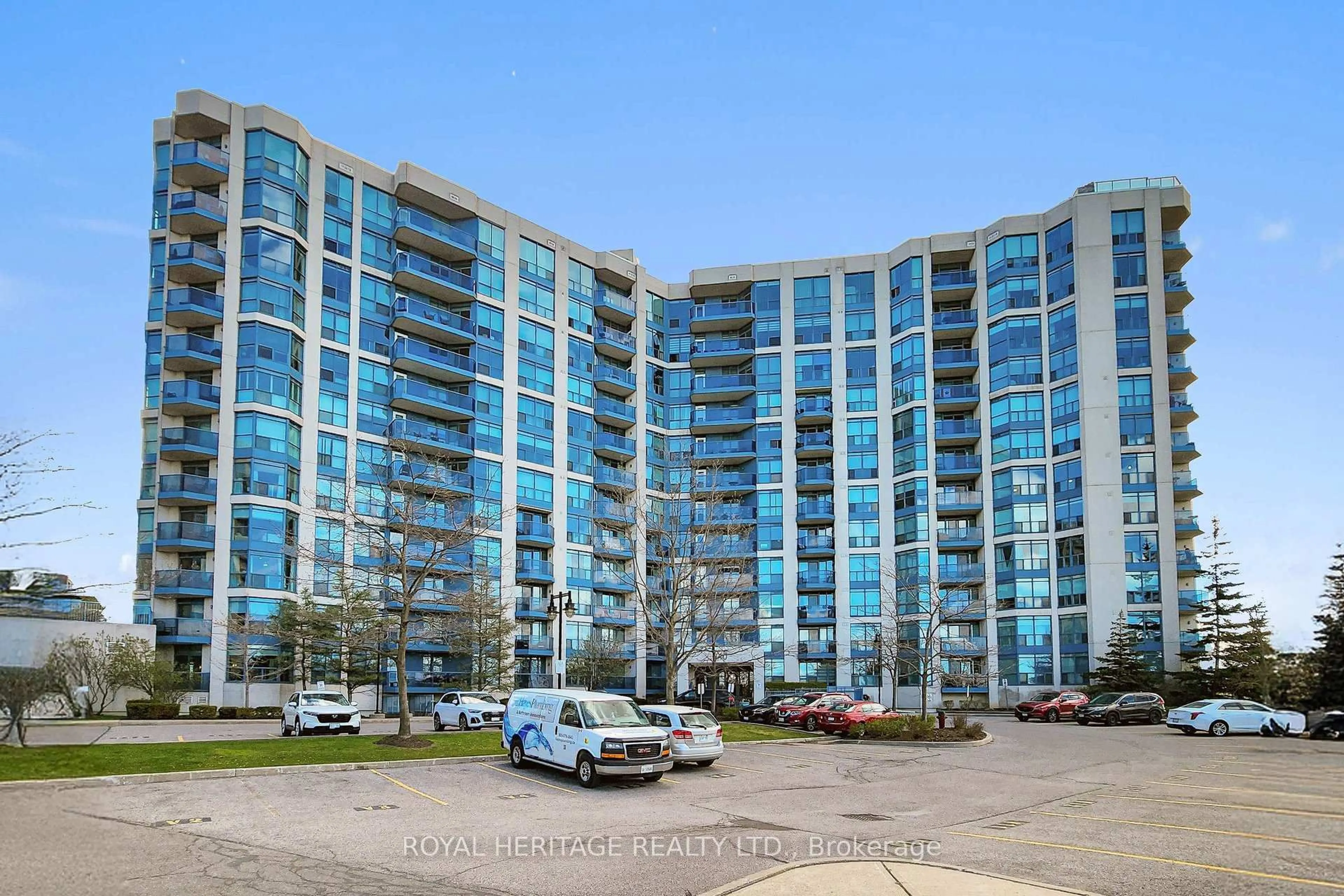 A pic from outside/outdoor area/front of a property/back of a property/a pic from drone, unknown for 340 Watson St #112, Whitby Ontario L1N 9G1