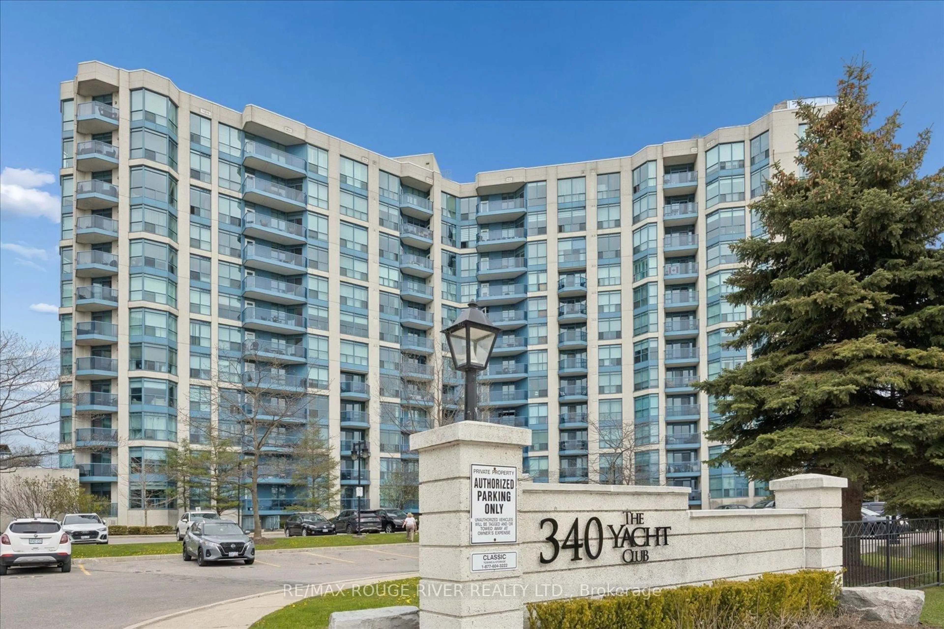Indoor foyer for 340 Watson St #305, Whitby Ontario L1N 9G1