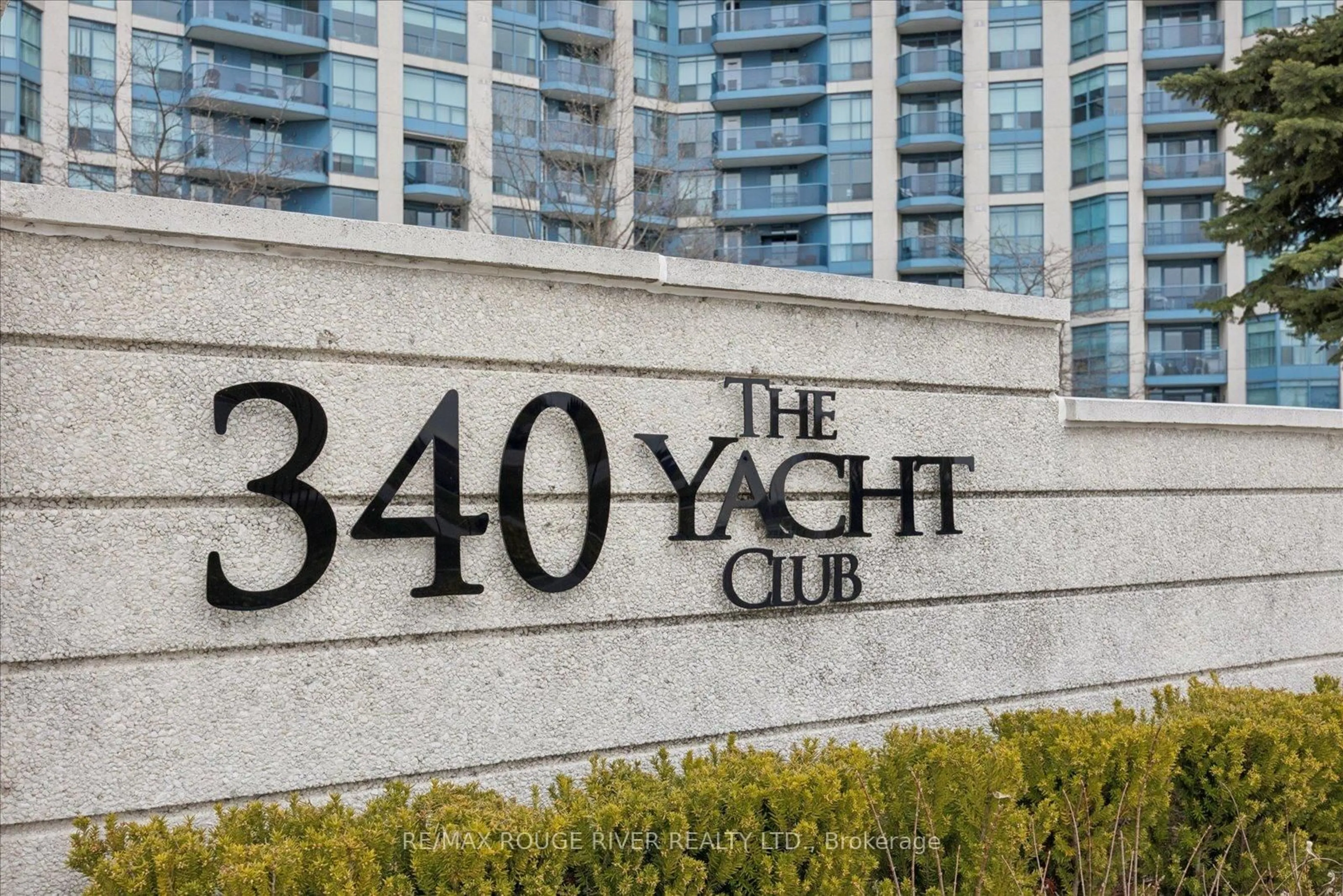 Indoor foyer for 340 Watson St #305, Whitby Ontario L1N 9G1