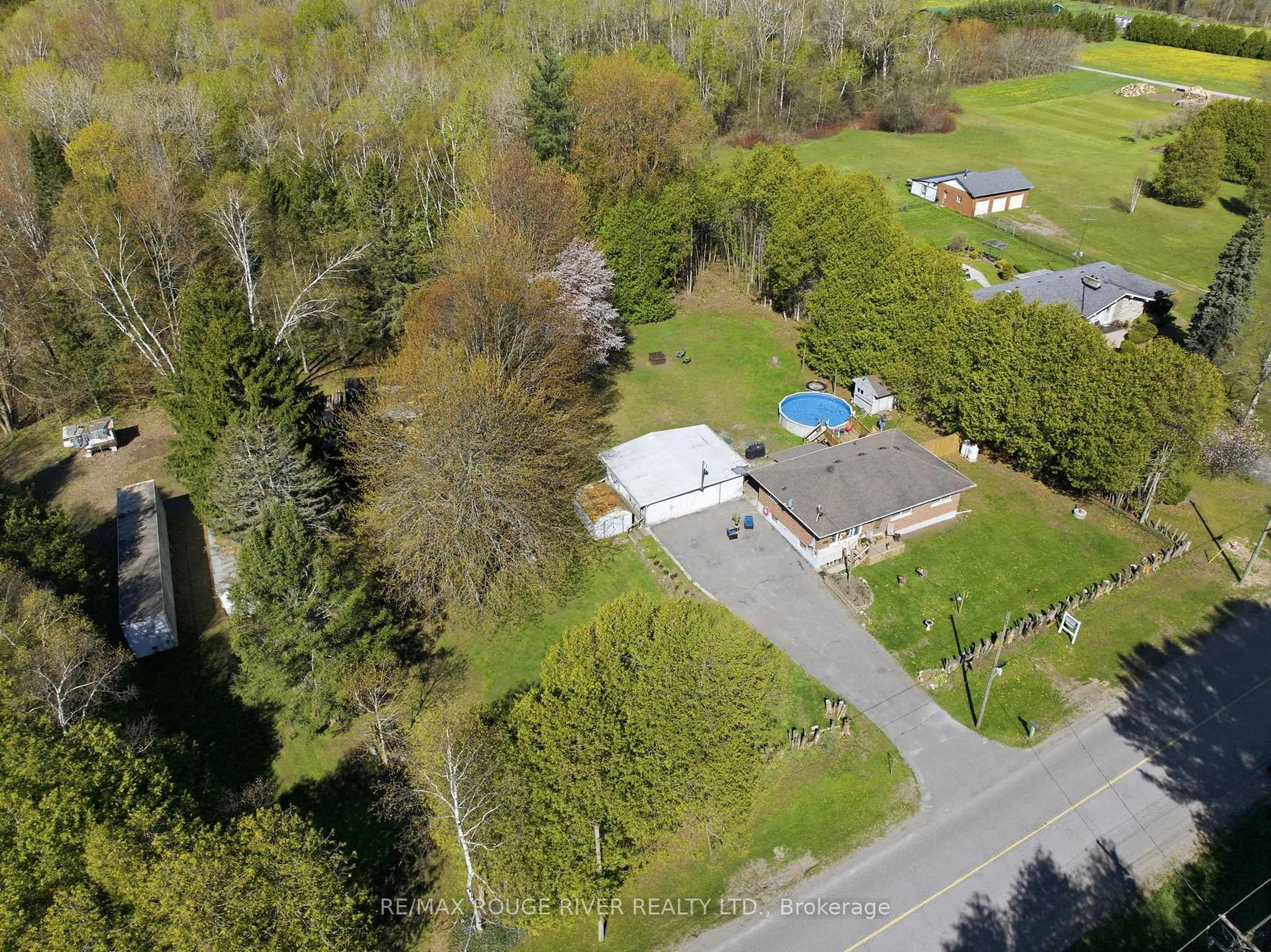 A pic from outside/outdoor area/front of a property/back of a property/a pic from drone, street for 3856 Solina Rd, Clarington Ontario L1E 0L5