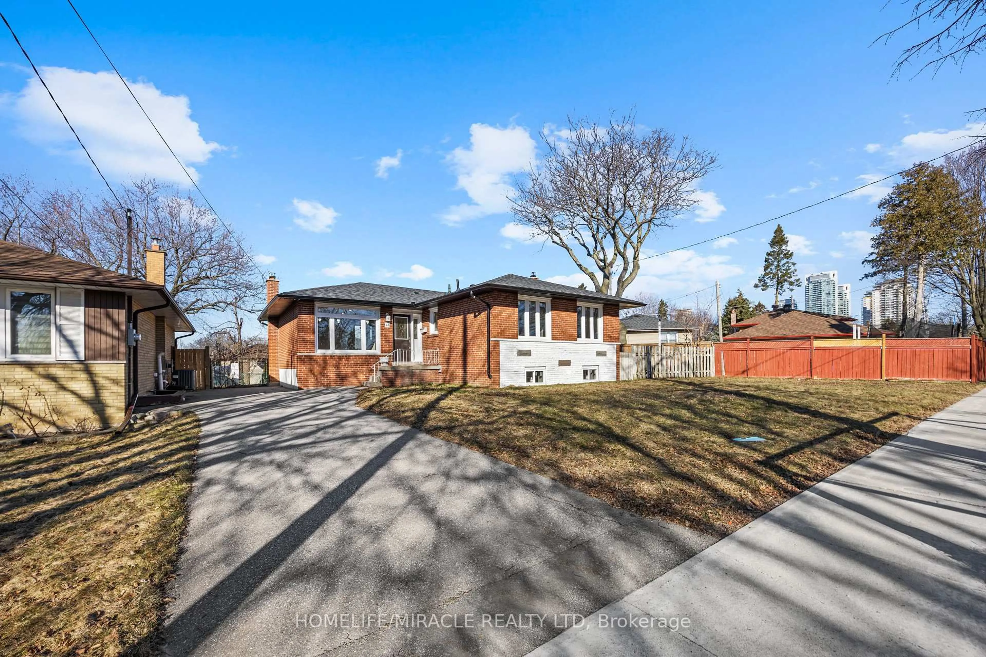 A pic from outside/outdoor area/front of a property/back of a property/a pic from drone, street for 46 Flintwick Dr, Toronto Ontario M1P 4G9