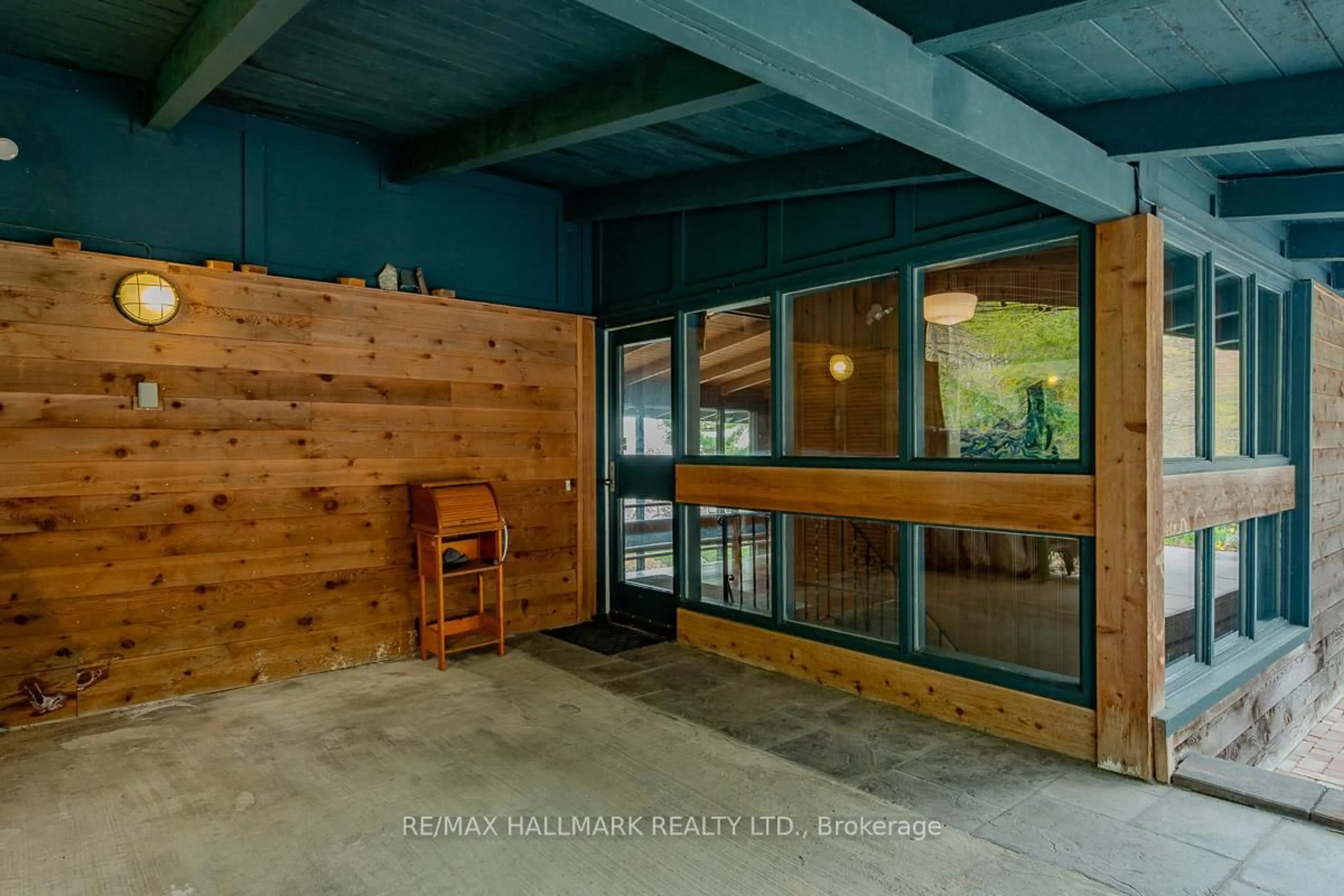 Indoor entryway for 2 Ledge Rd, Toronto Ontario M1M 1H1