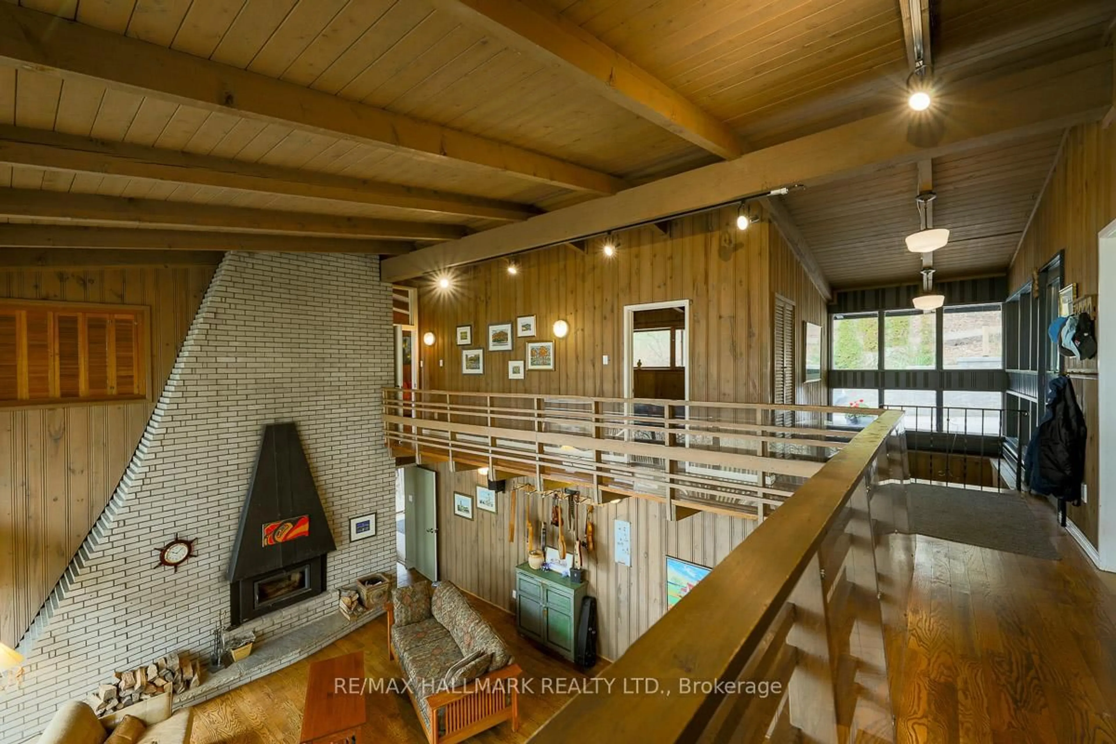 Indoor foyer for 2 Ledge Rd, Toronto Ontario M1M 1H1