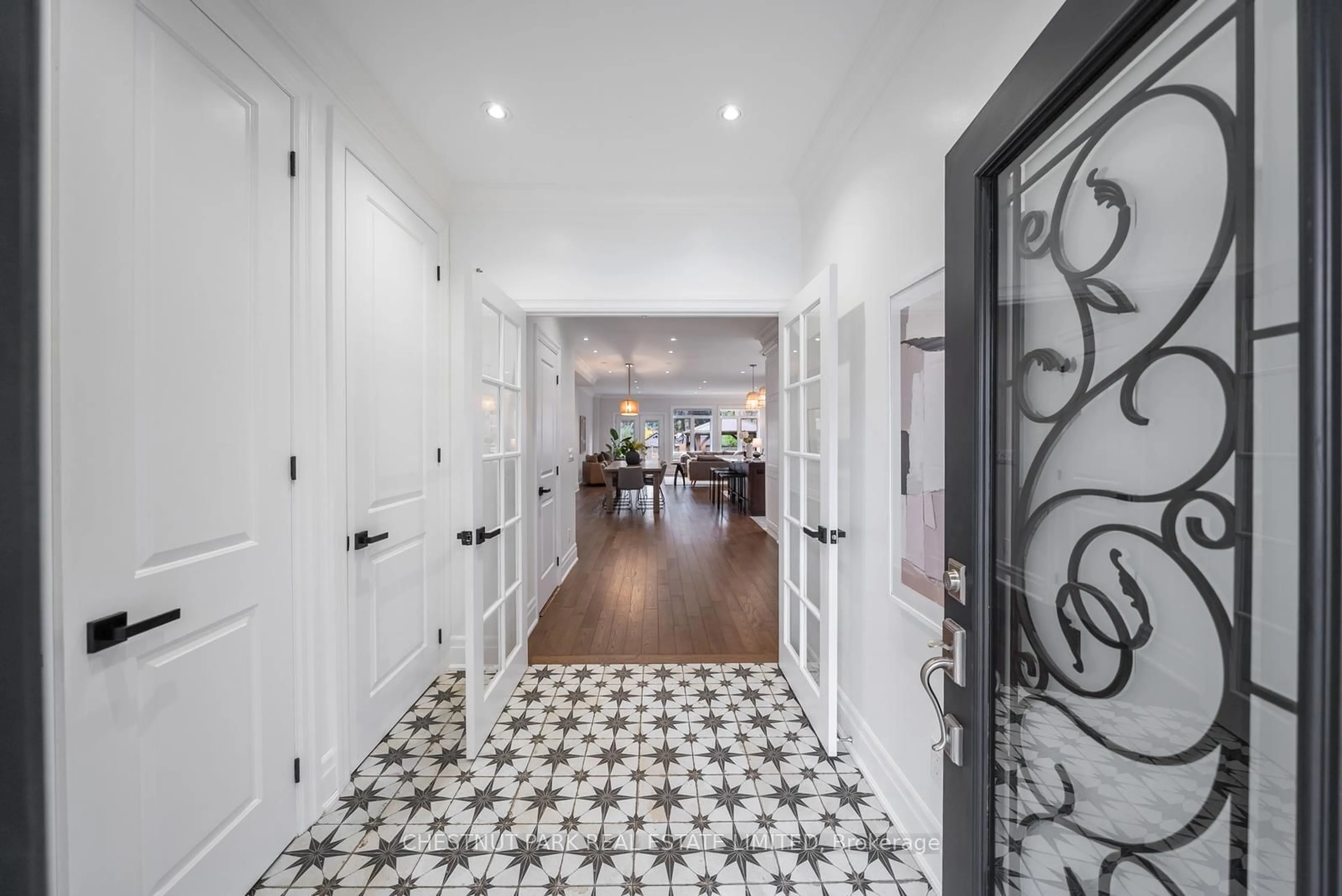 Indoor foyer for 1 Ionson Blvd, Toronto Ontario M1N 2B1