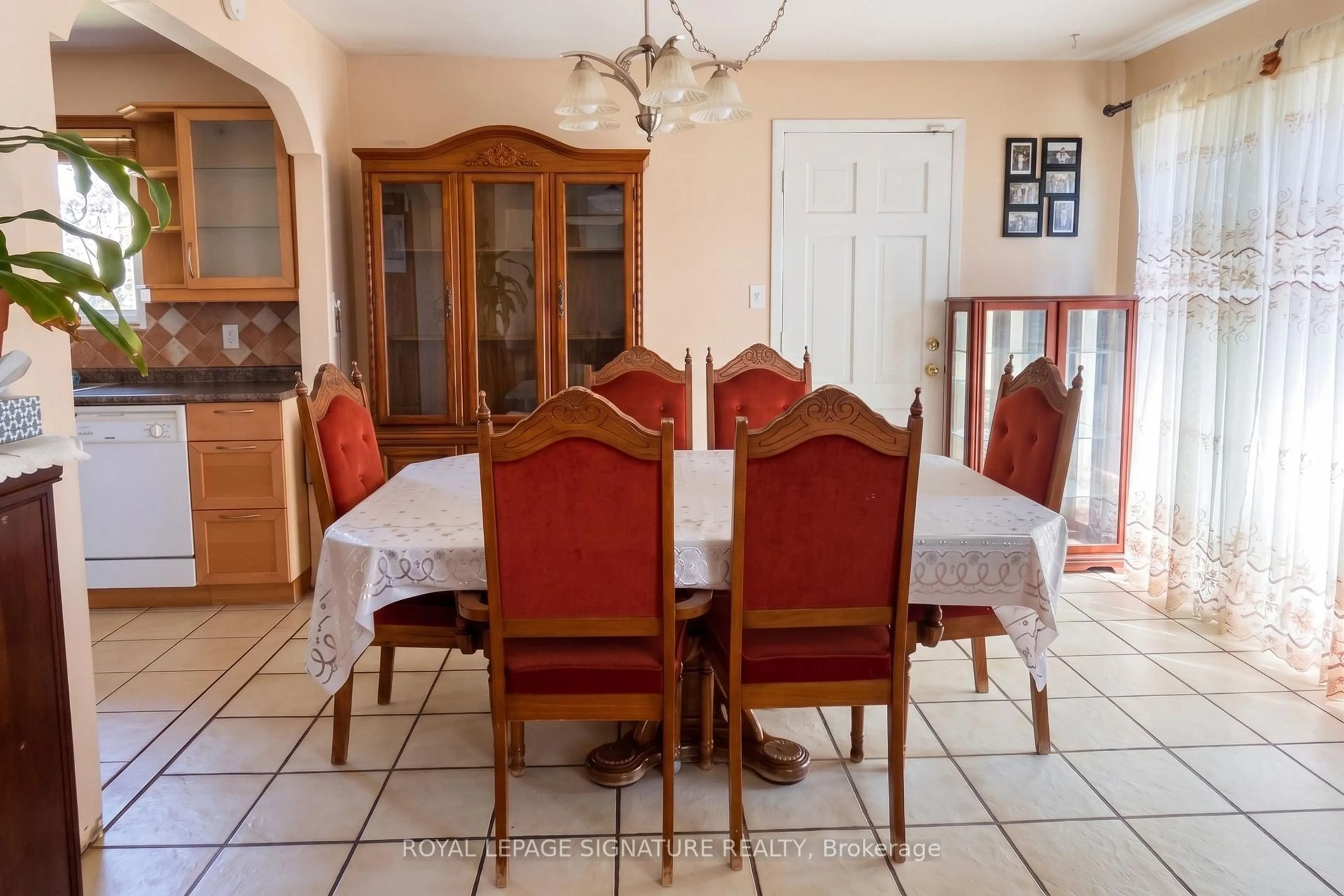 Dining room, unknown for 33 Crow Tr, Toronto Ontario M1B 1X6